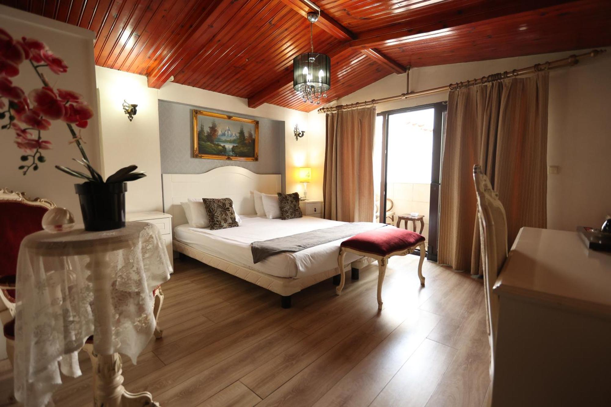 Deluxe Double Room Balcony,1274956513:JPEG