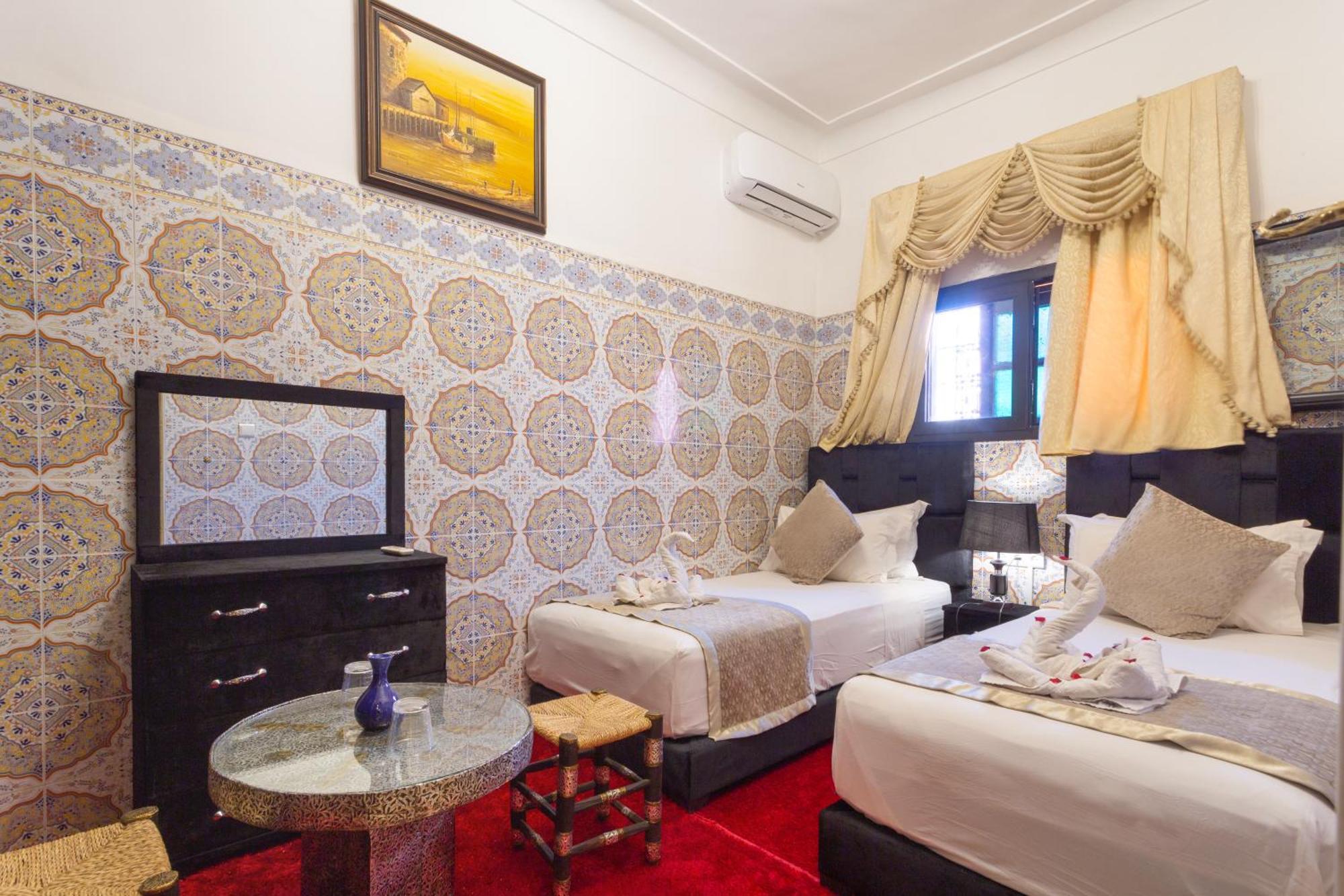 Chambre Double ou Lits Jumeaux avec Salle de Bains