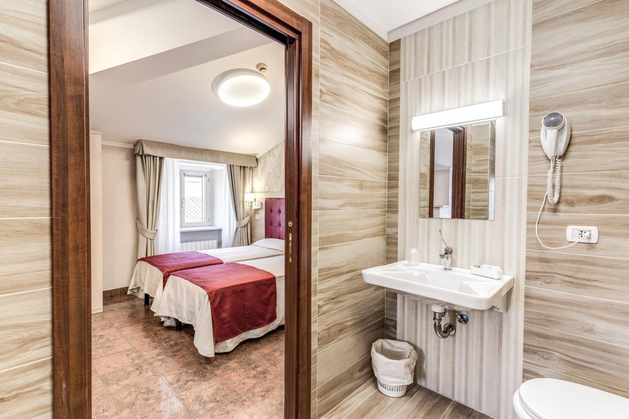 Chambre Double - Accessible aux Personnes à Mobilité Réduite