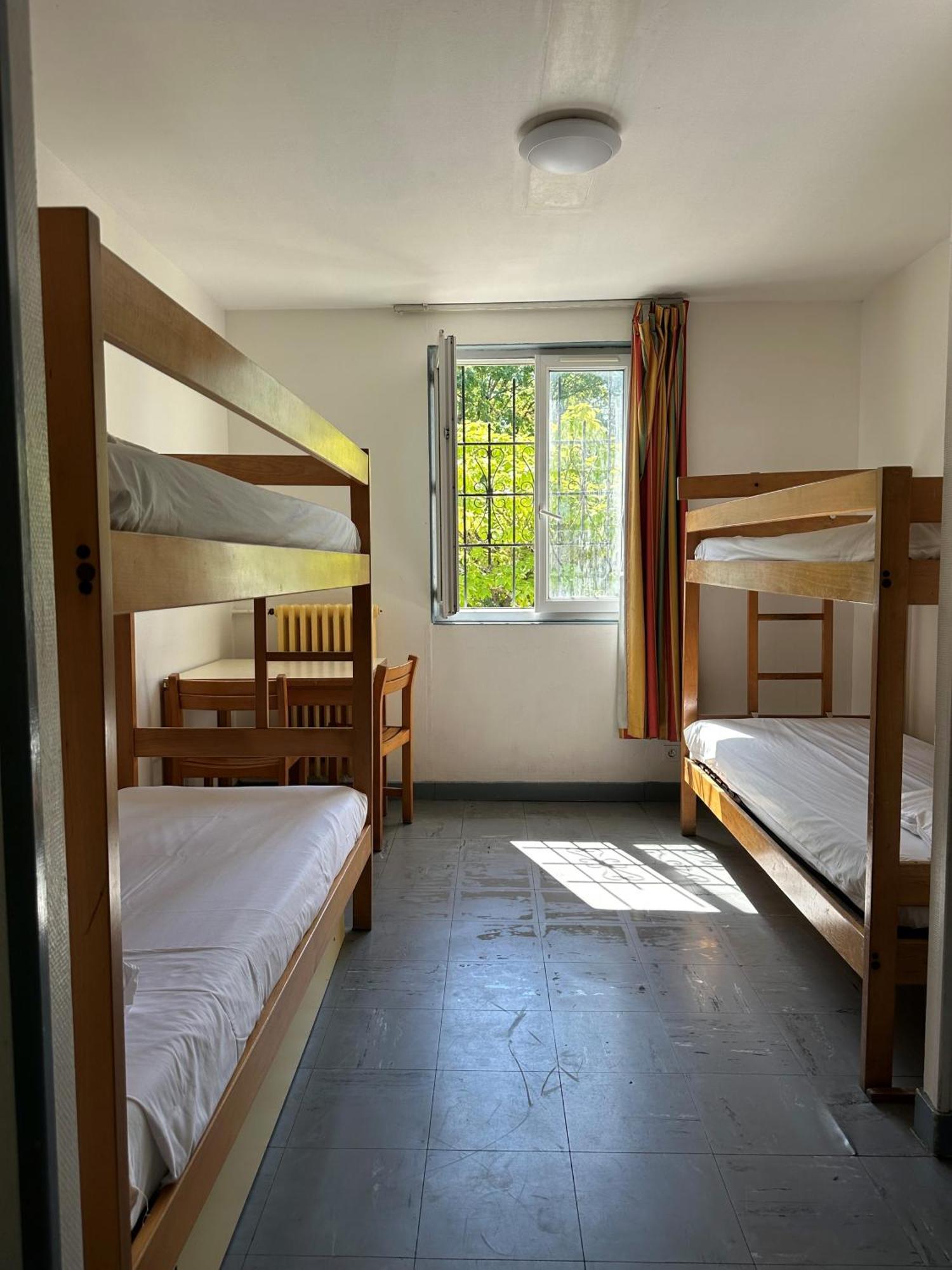 Quadruple Room – Shared Bathroom