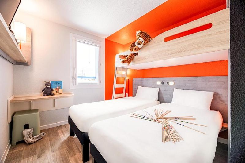 Chambre Triple avec 1 Lit Double et 1 Lit Superposé