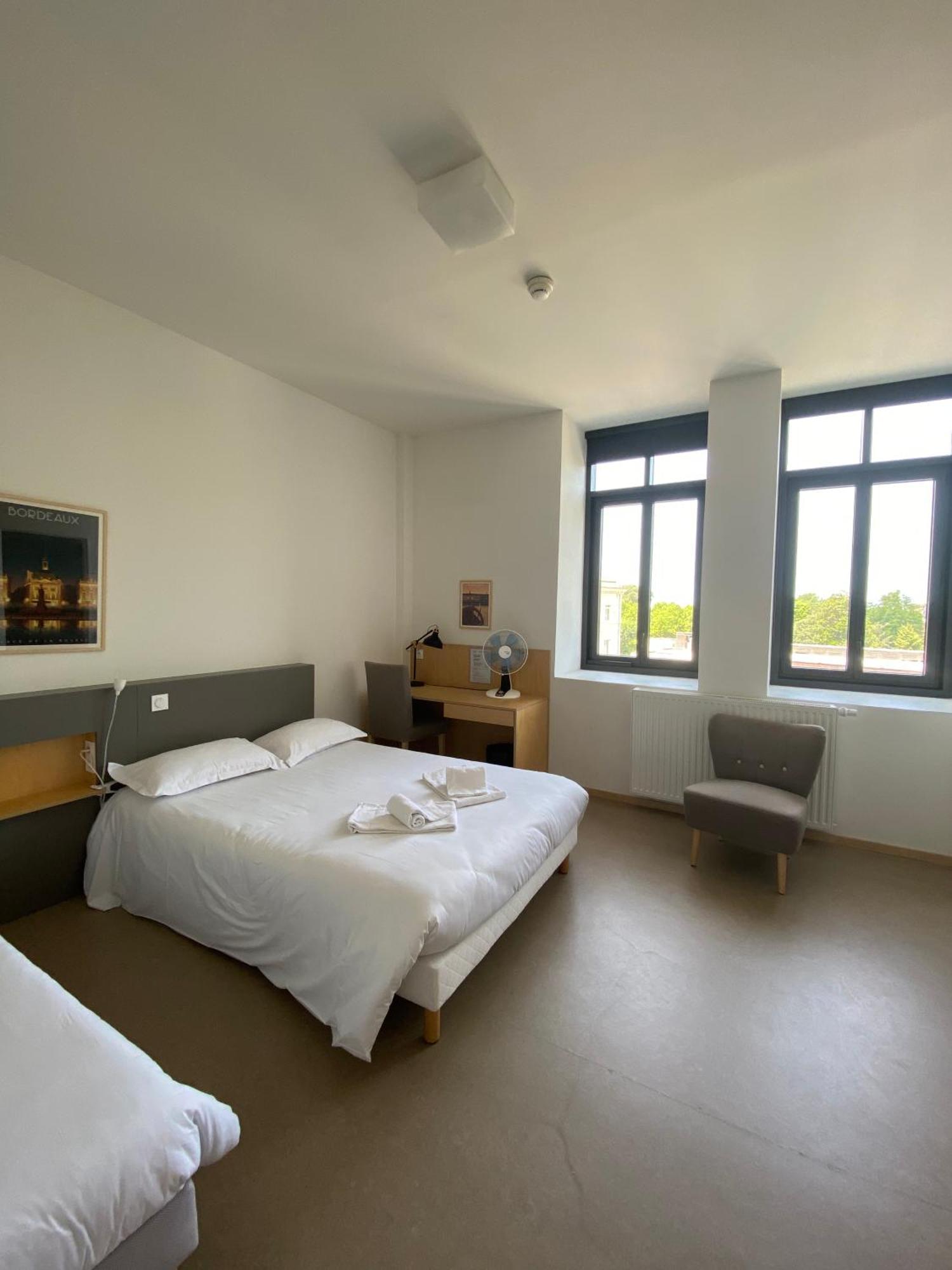 Family Room,1556130532:JPEG