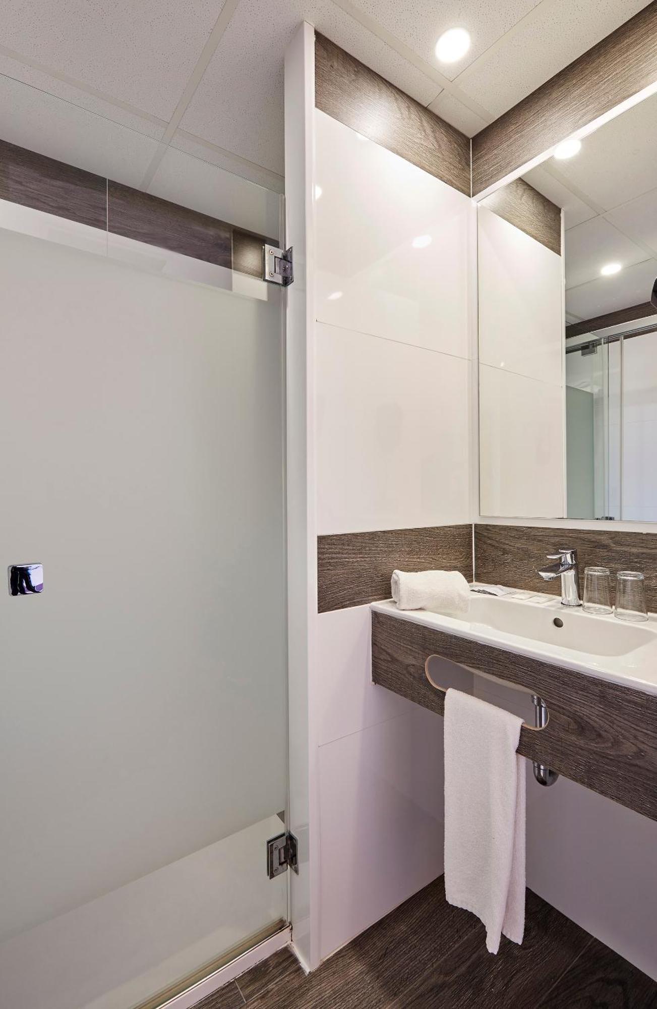 Chambre Double Supérieure (1 Adulte)