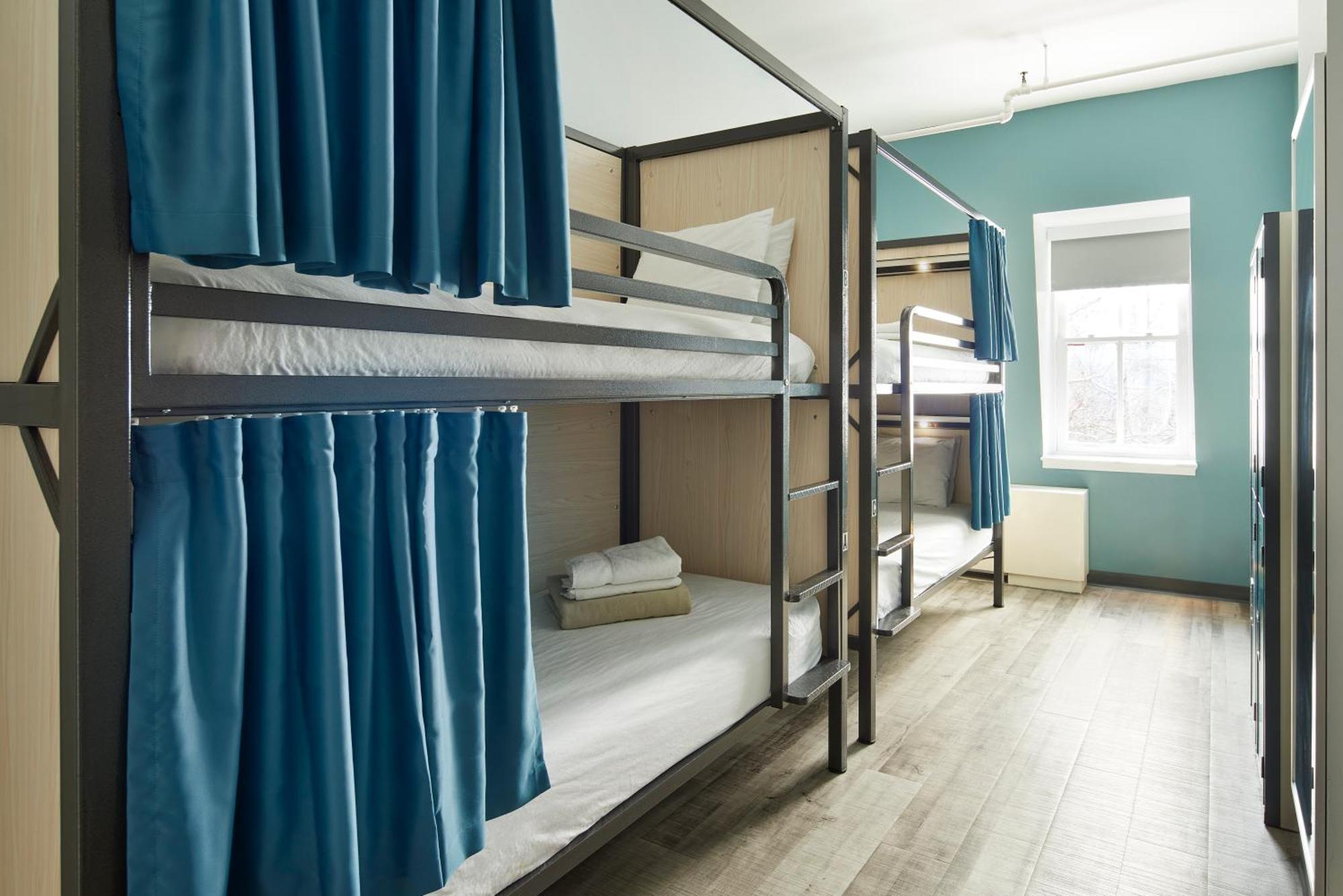 Bed Men's 6-Bed Dormitory