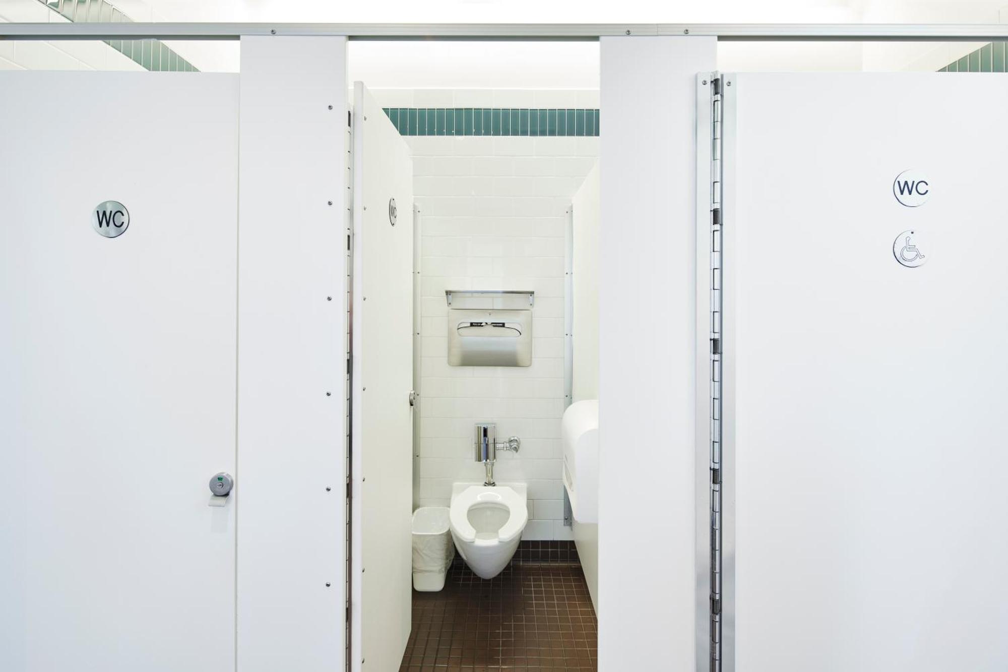 Bed Men's 6-Bed Dormitory