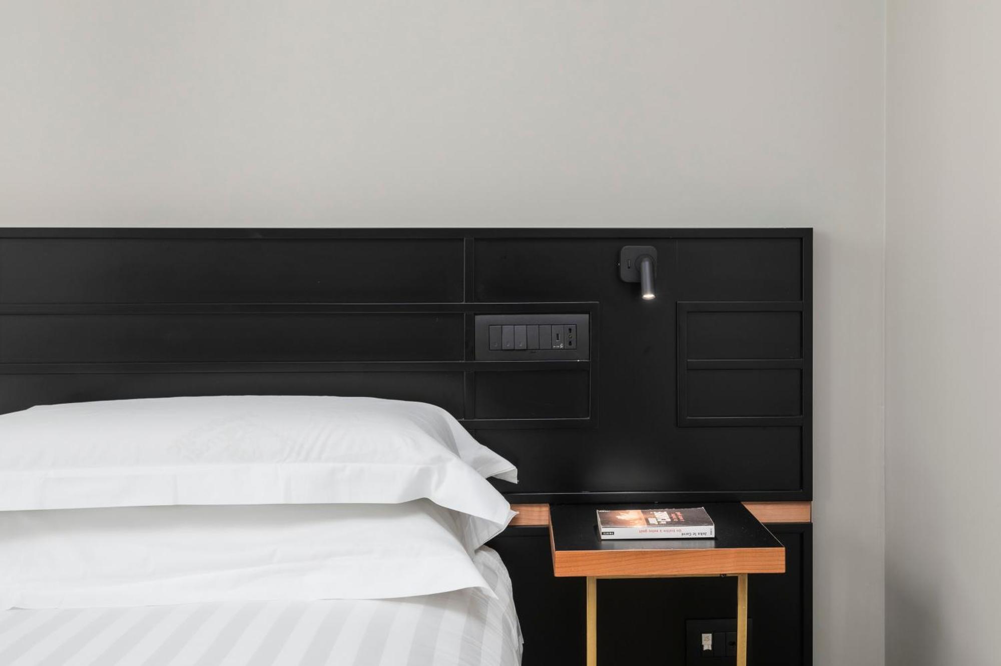 Superior King Room,1566921965:JPEG