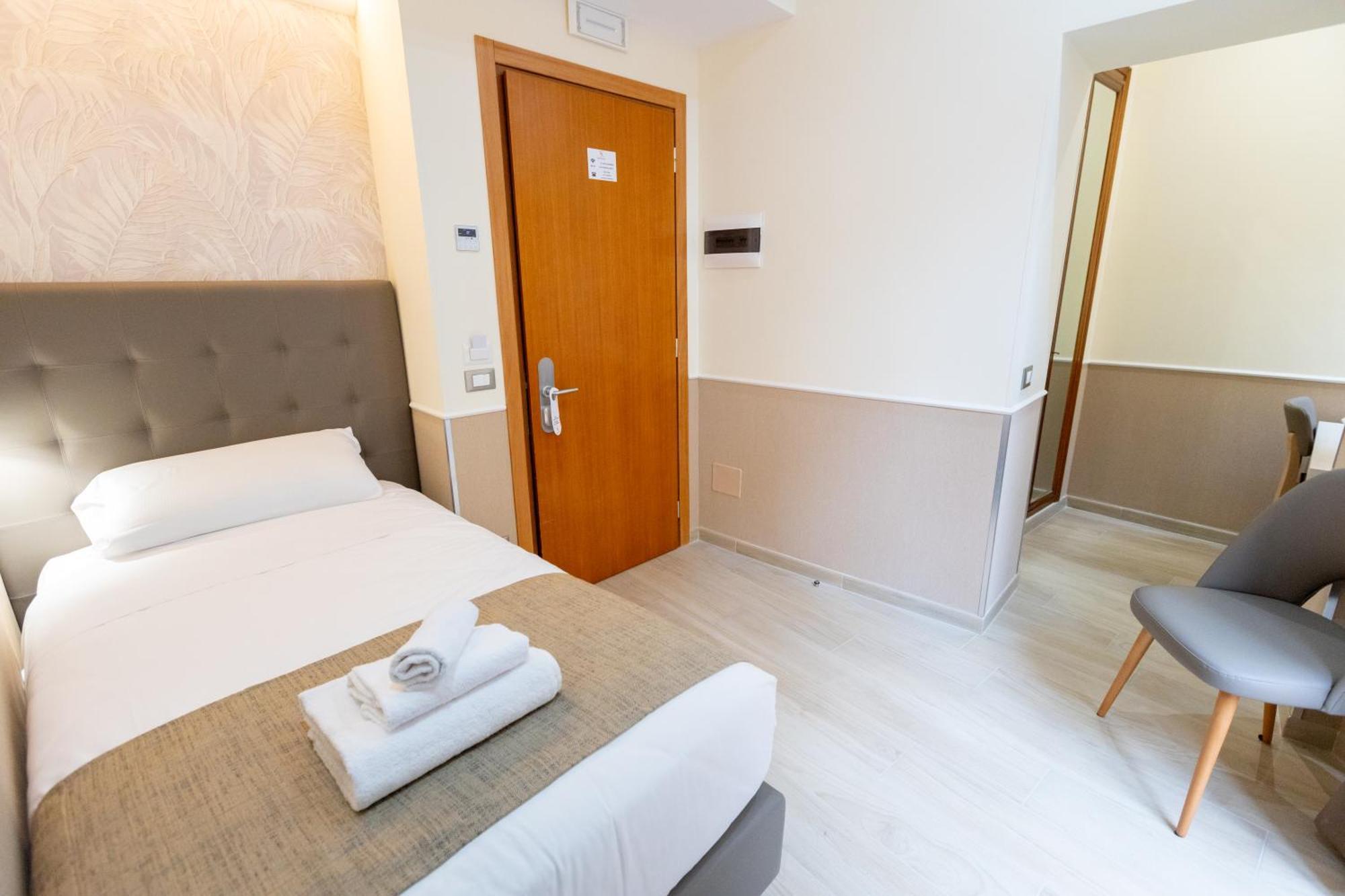 Deluxe Single Room Balcony,1567789556:JPEG