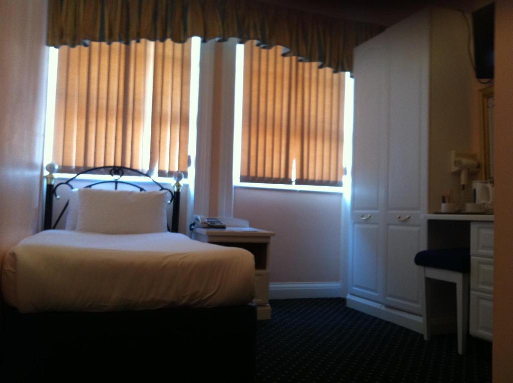 Budget Double Room,1498890166:JPEG
