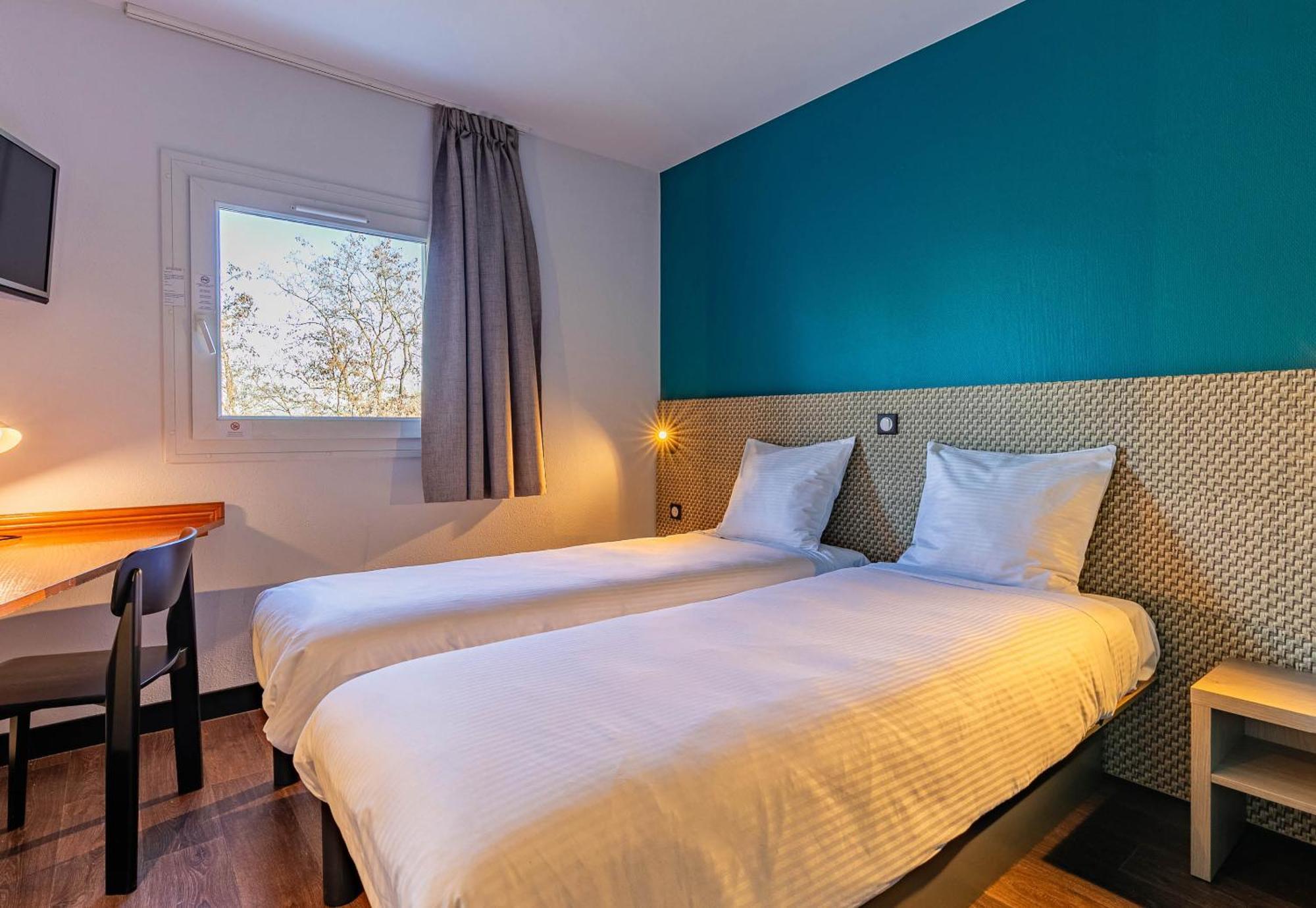 Twin Room,1349818990:JPEG