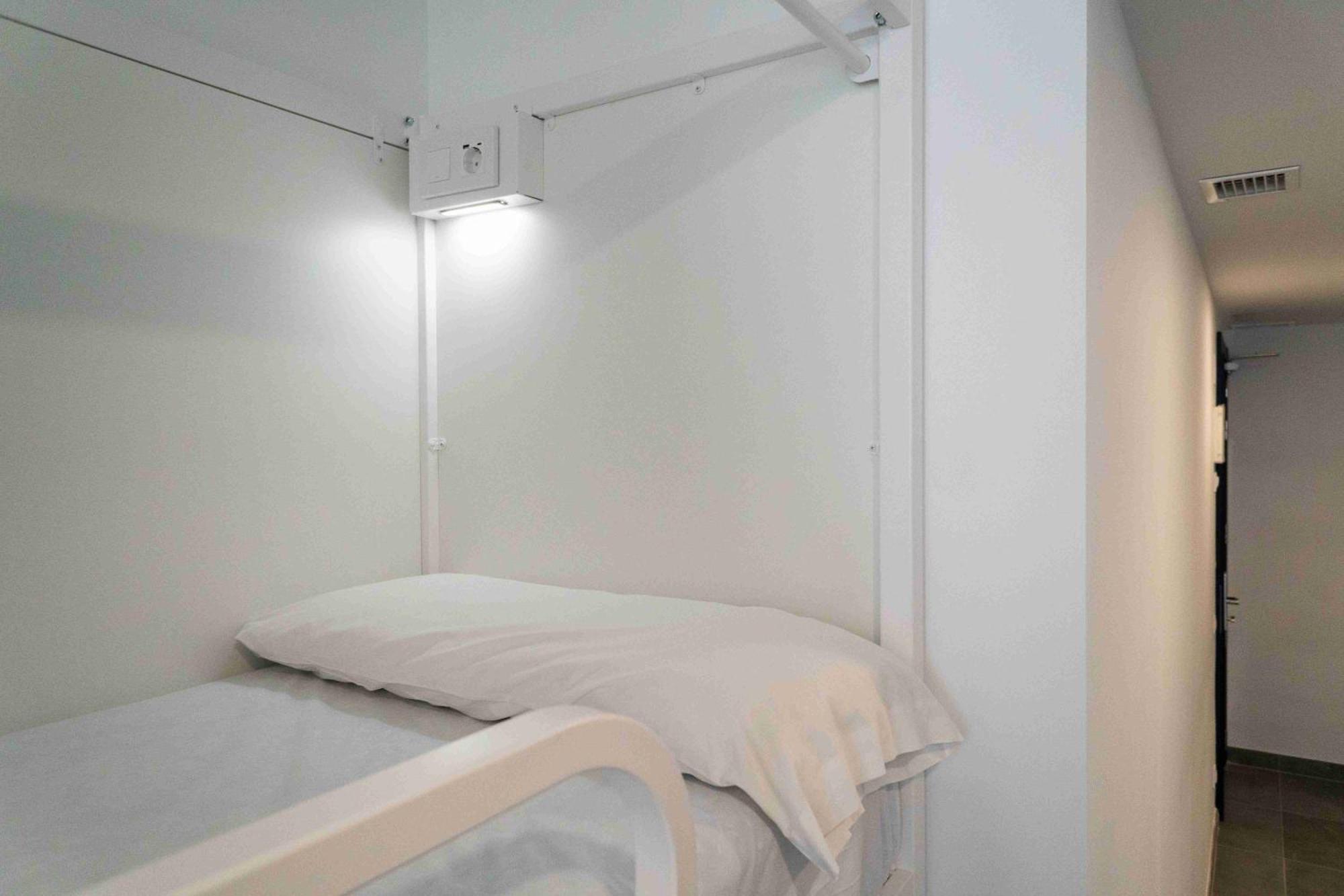 Bed a 8-Mixed Dorm Ensuite,1586841416:JPEG