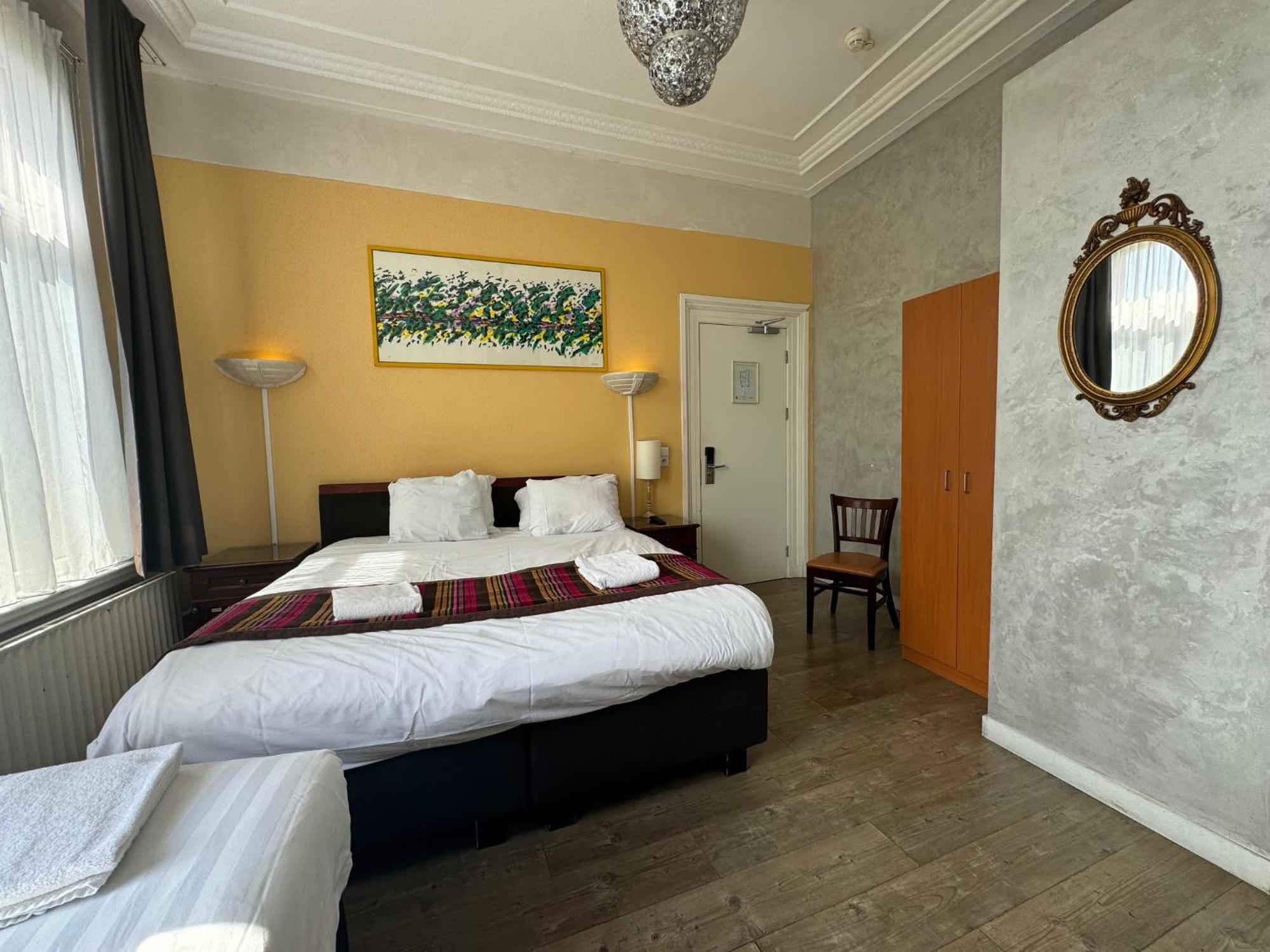 Triple Room,1589593478:JPEG