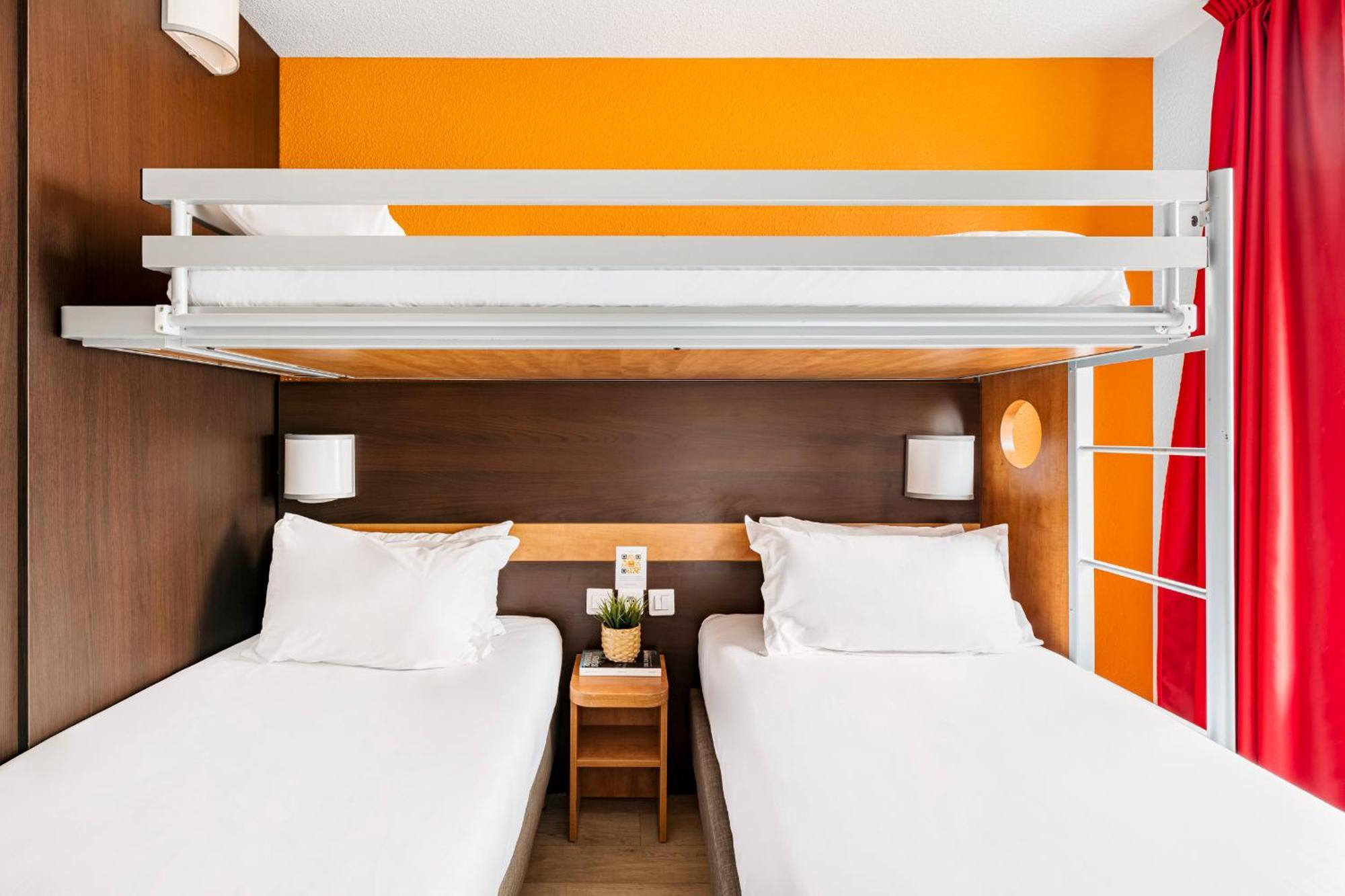 Hébergement 2 Chambres Triples Adjacentes