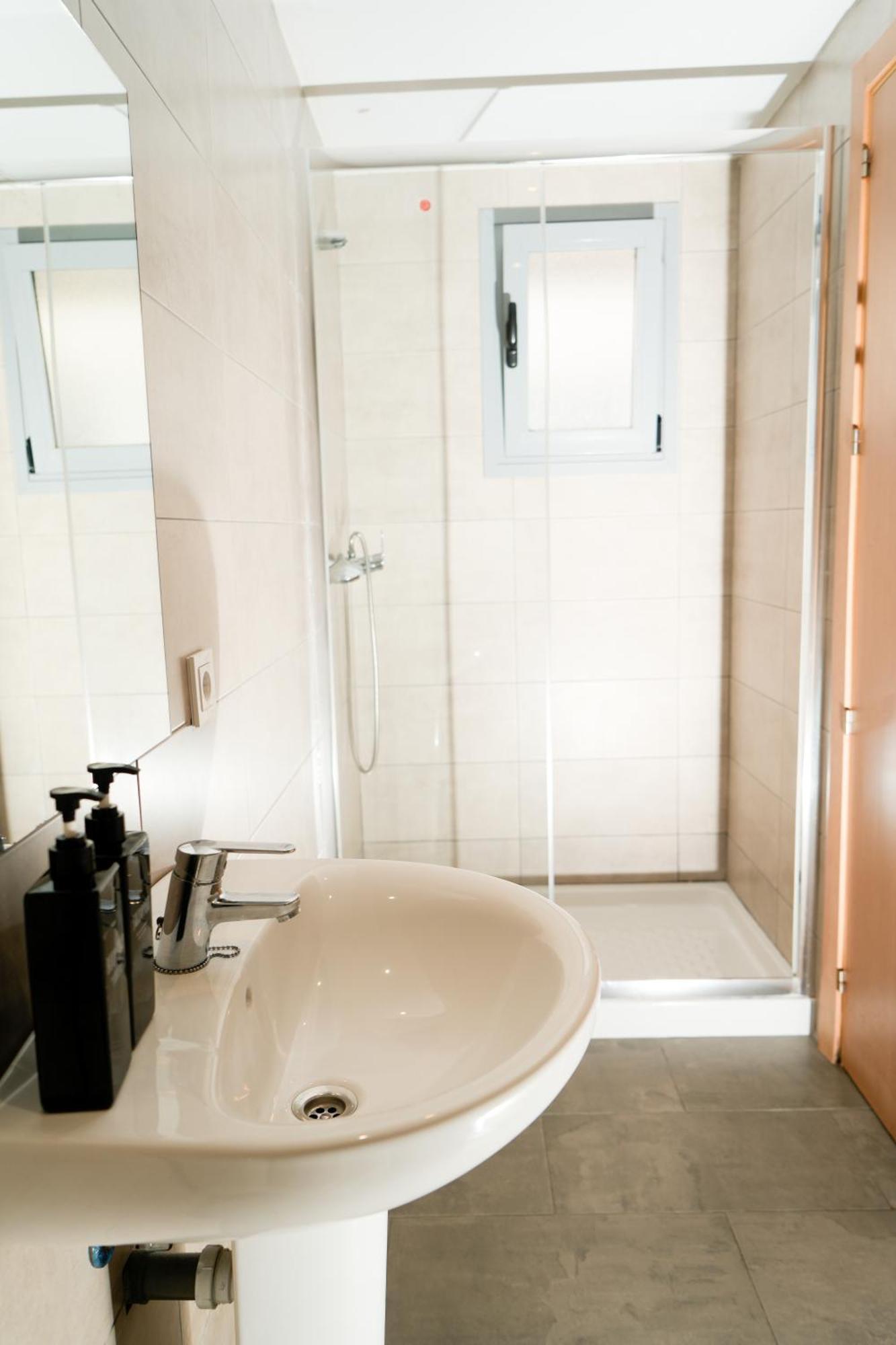 Chambre Quadruple avec Salle de Bains Privative