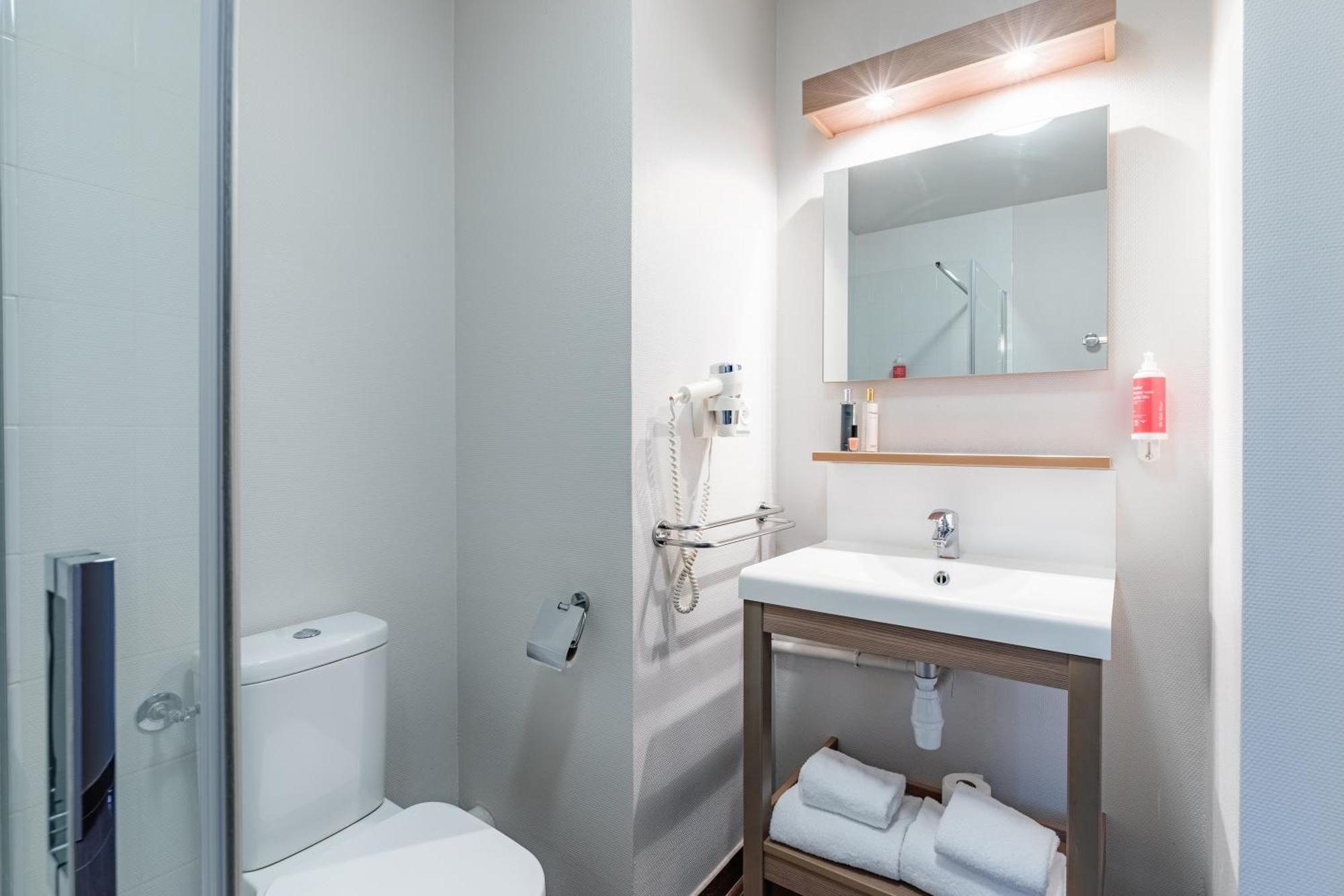 One-Bedroom Apartment,1591507176:JPEG
