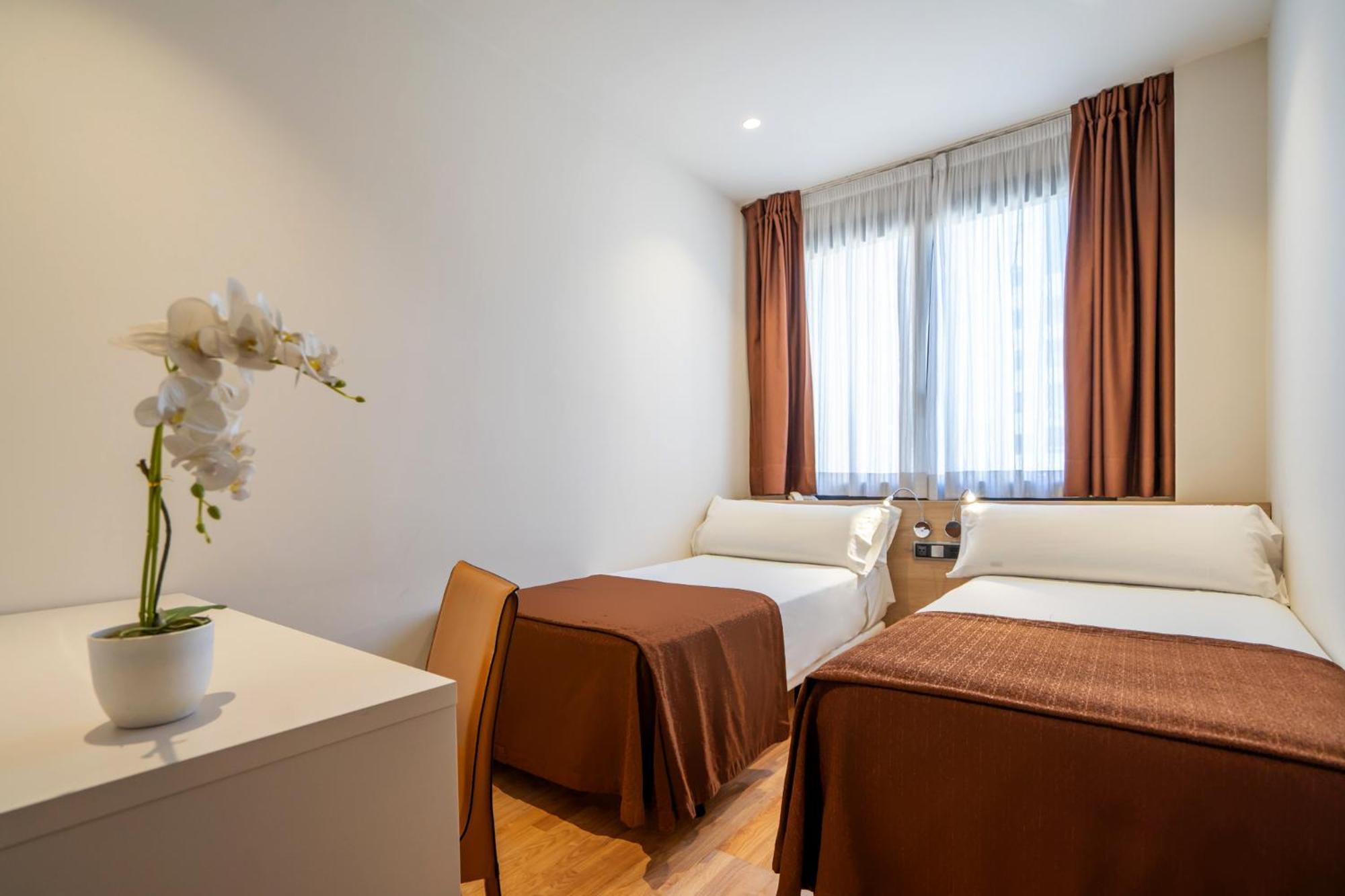 Petite Chambre Double ou Lits Jumeaux