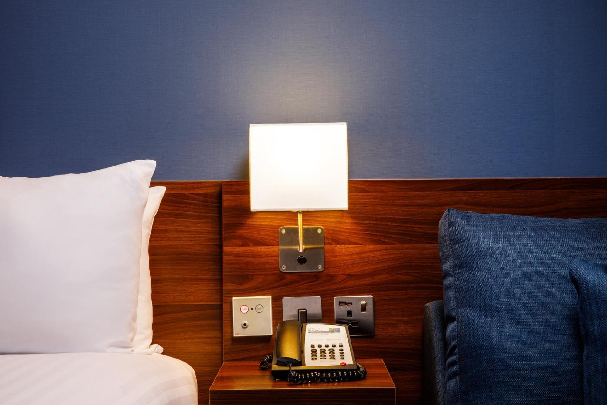 Chambre Double Standard avec Canapé-Lit et Petit-Déjeuner Chaud Gratuit