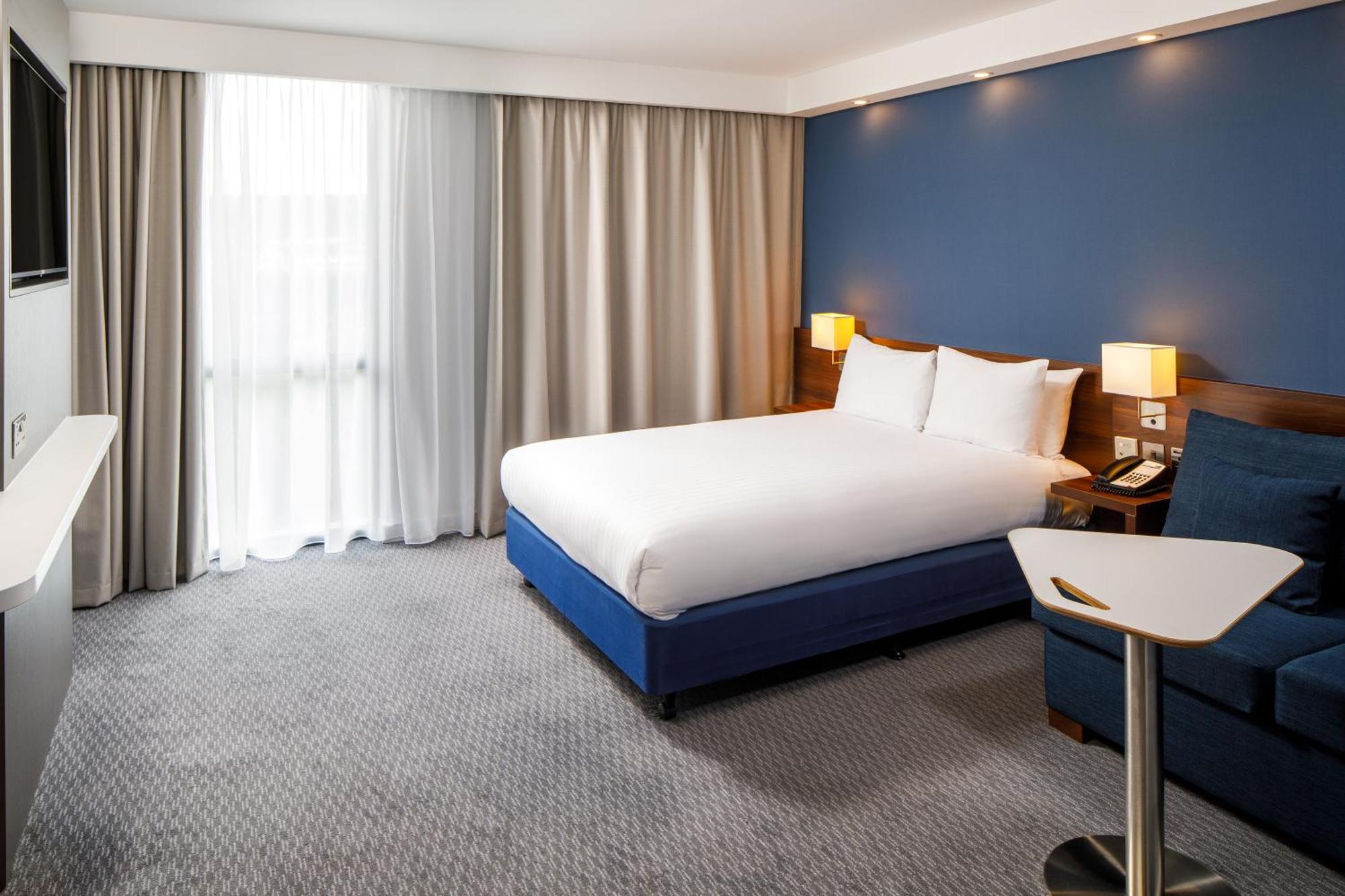 Chambre Double avec Petit-Déjeuner Chaud Gratuit - Accessible aux Personnes à Mobilité Réduite