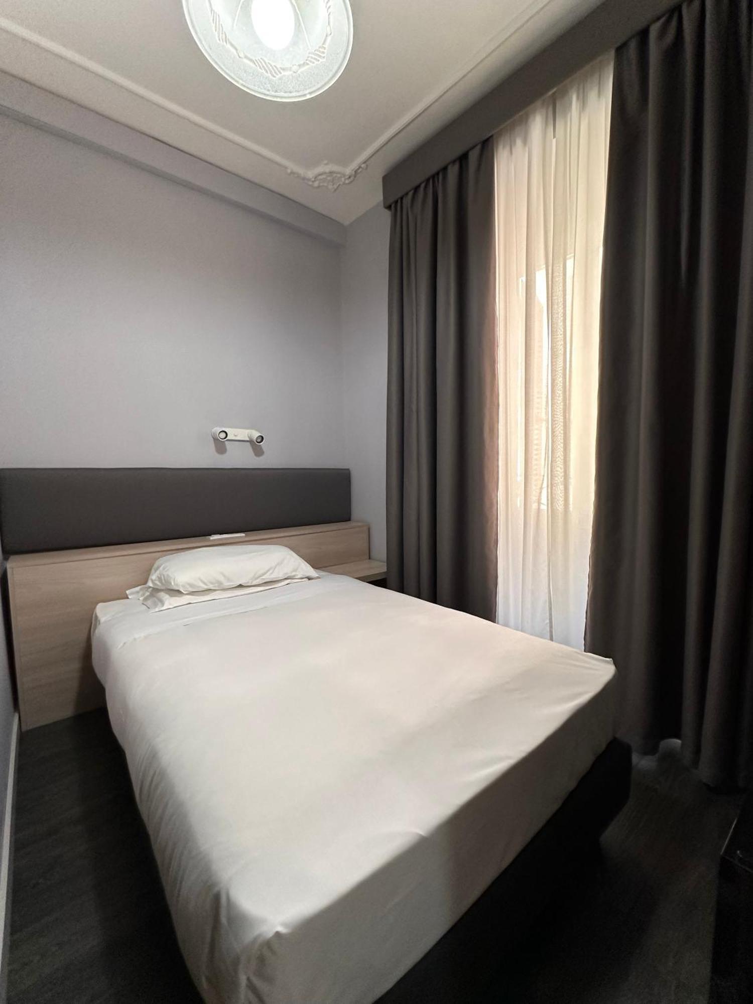 Chambre Simple avec Petit Lit Double.