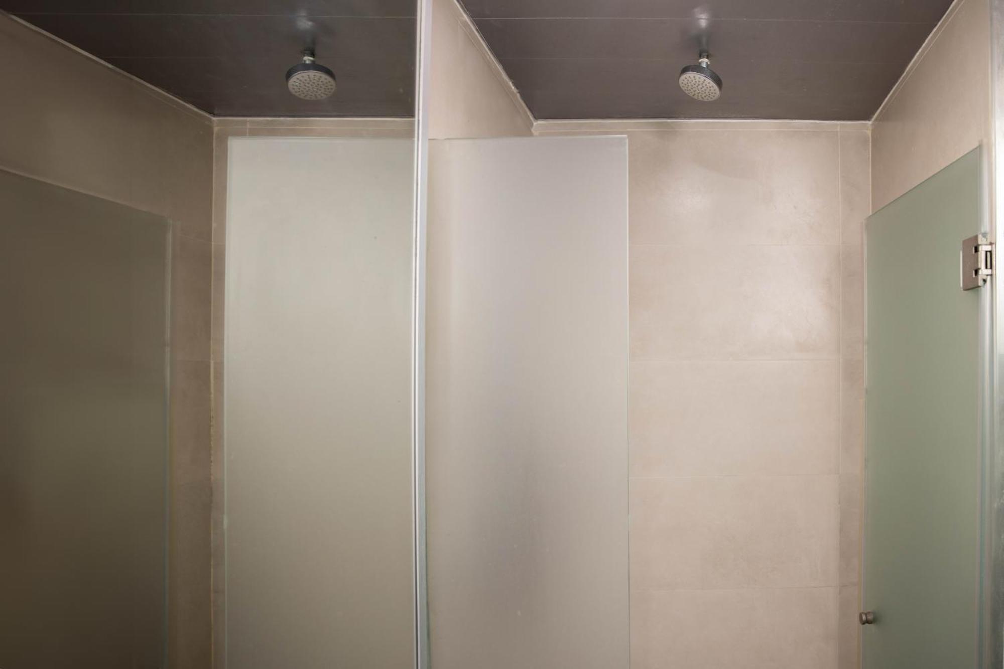 Chambre Quadruple avec Salle de Bains Privative