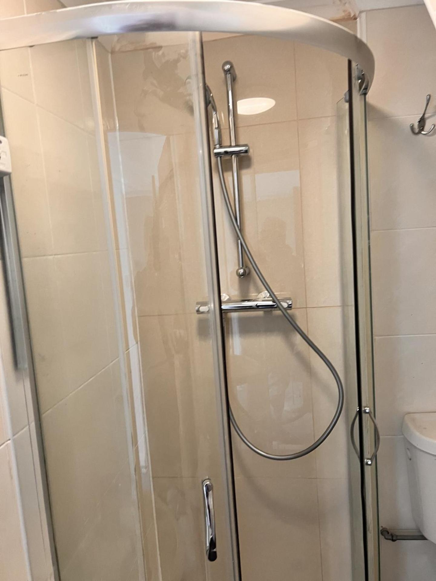Chambre Triple avec Salle de Bains