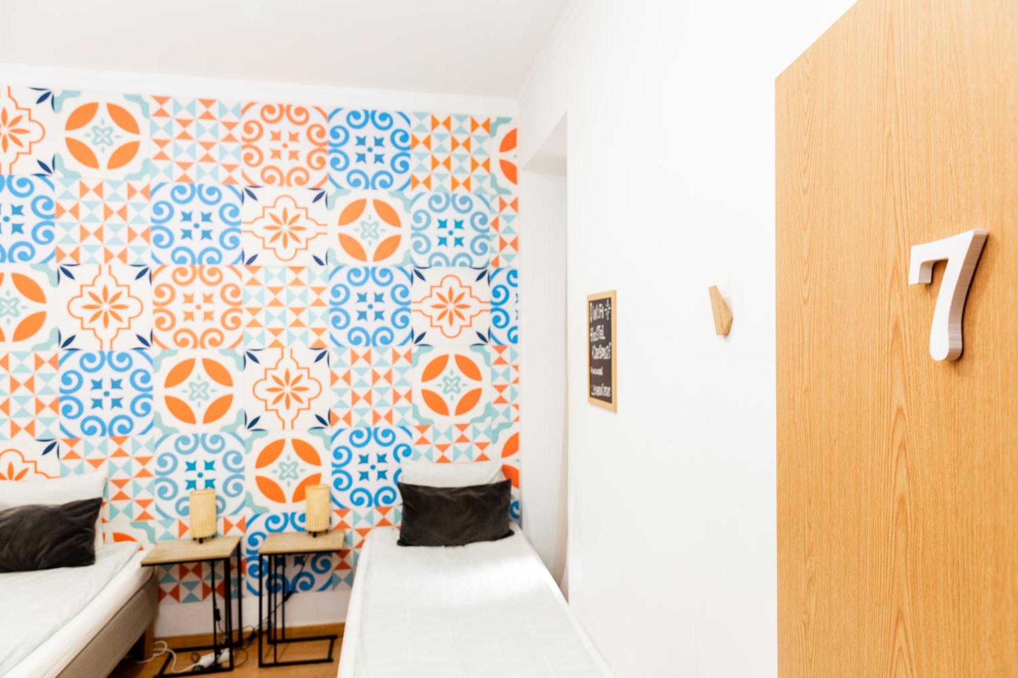 Twin Room,1765983181:JPEG