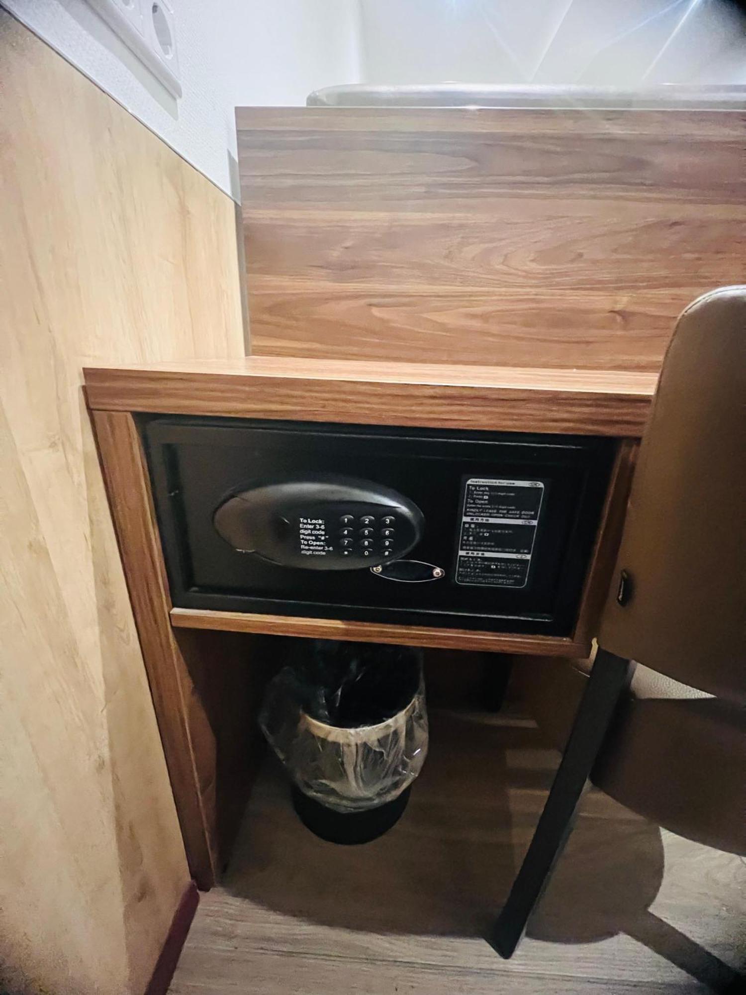 Chambre Double au Sous-Sol