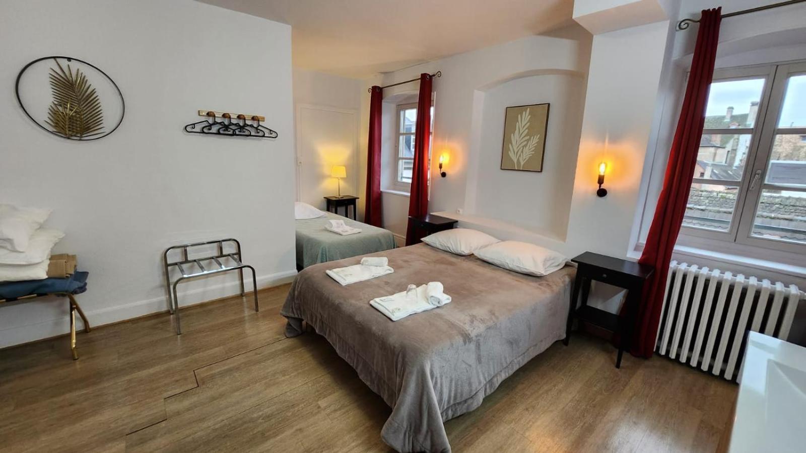 Chambre Triple avec Salle de Bains Commune