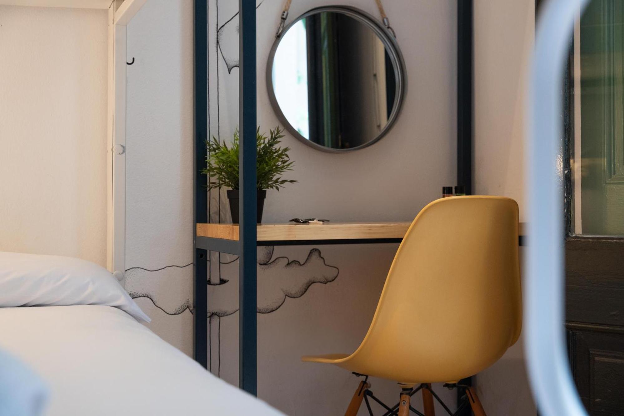 Chambre Lits Jumeaux avec Salle de Bains Commune