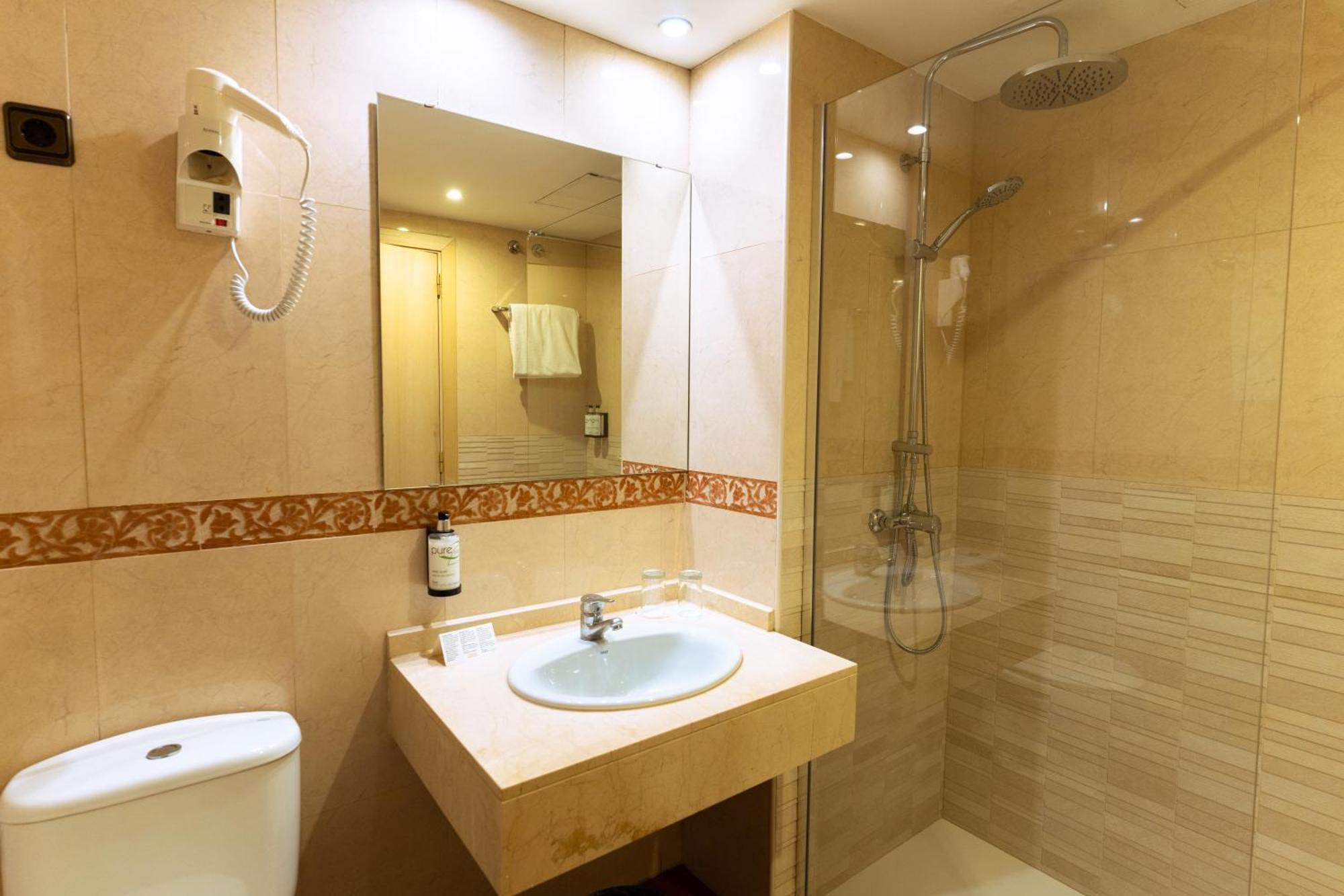 Chambre Double Standard - Vue sur Ville