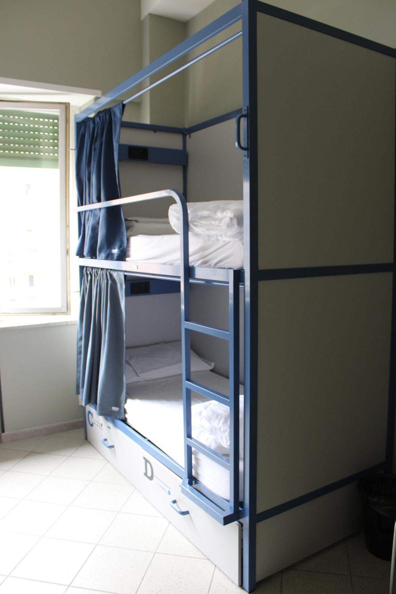 Bed 4-Bed Female Dormitory Room,1649020587:JPEG