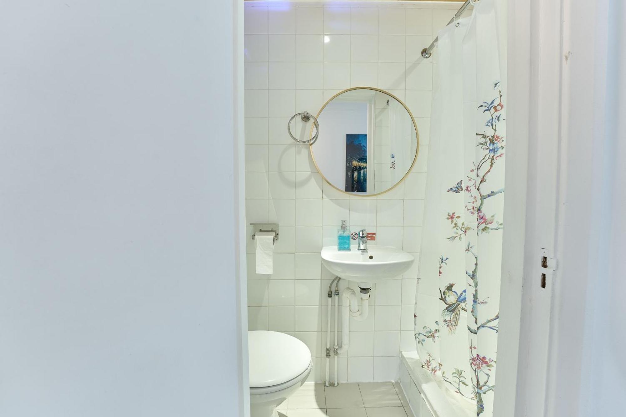 Chambre Double avec Douche et Toilettes Communes