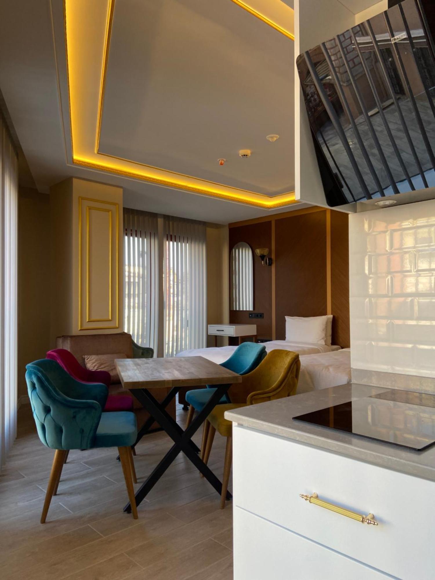 Family Room,1655292317:JPEG