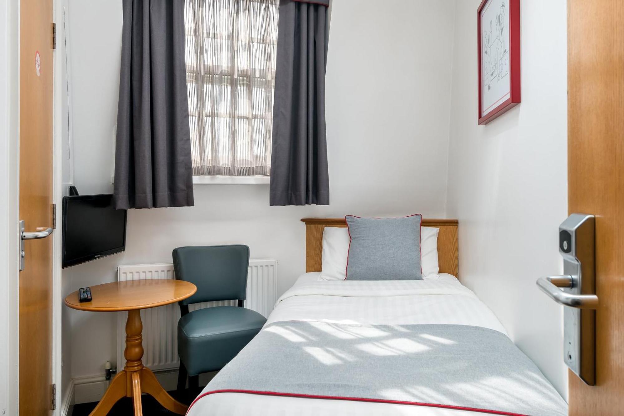 Standard Single Room,1657858410:JPEG