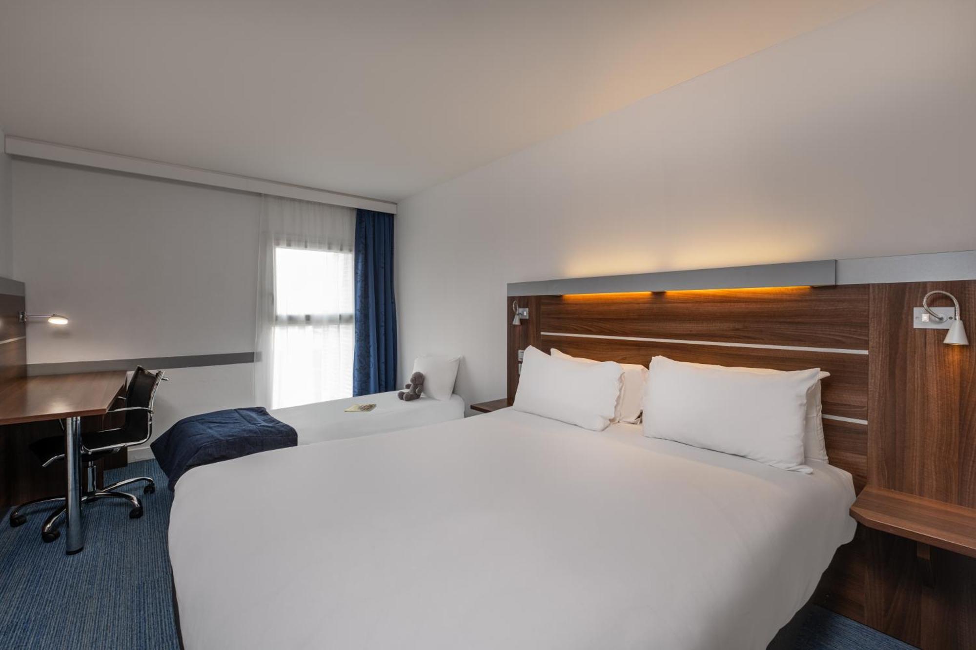 Chambre Triple avec 1 Lit Double et 1 Lit Simple