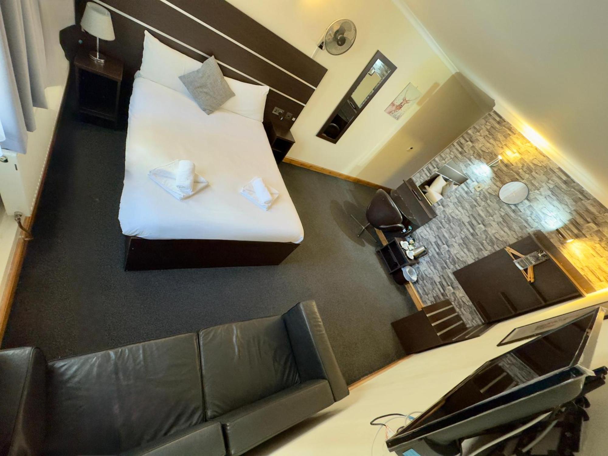 Deluxe Double Room,1659486212:JPEG