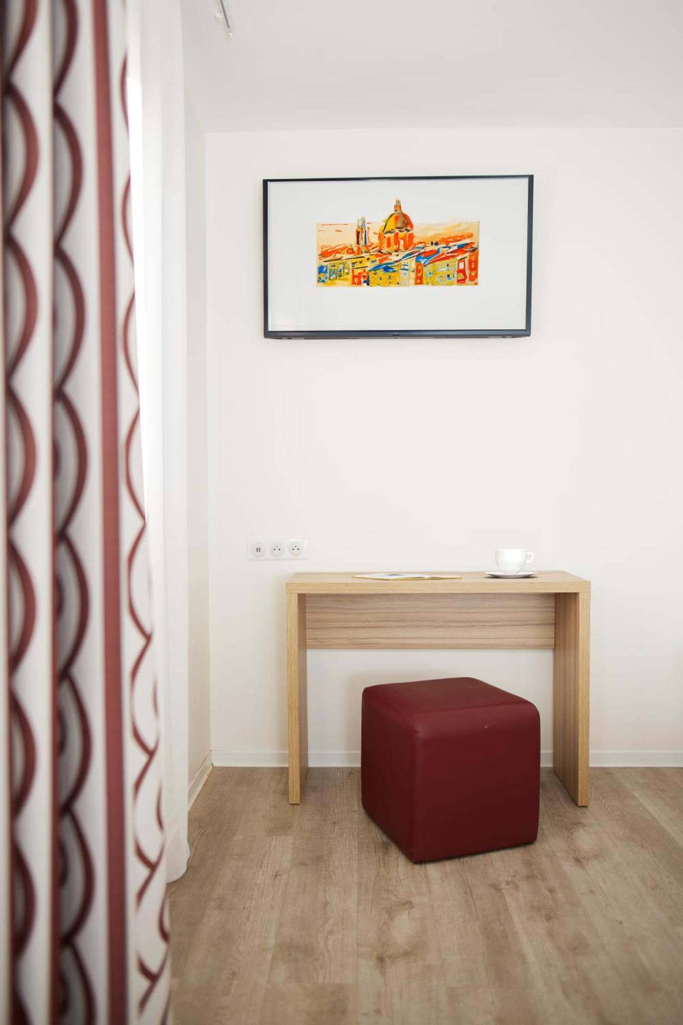 Standard Family Room,1660293795:JPEG