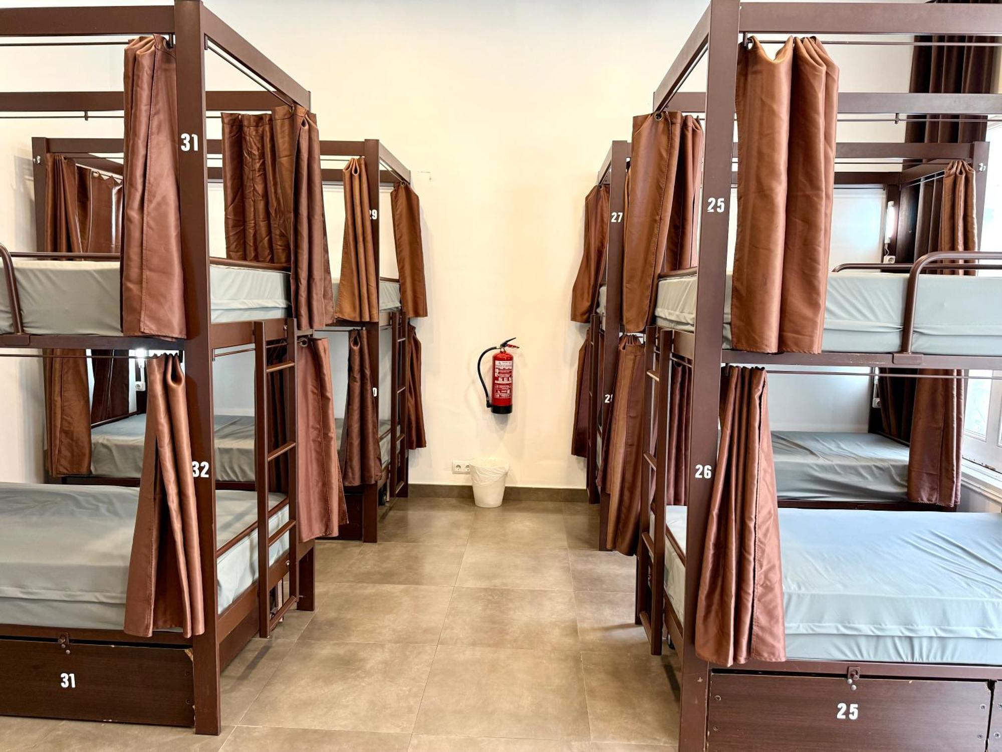 Chambre Privée avec Salle de Bains Commune (10 Adultes)
