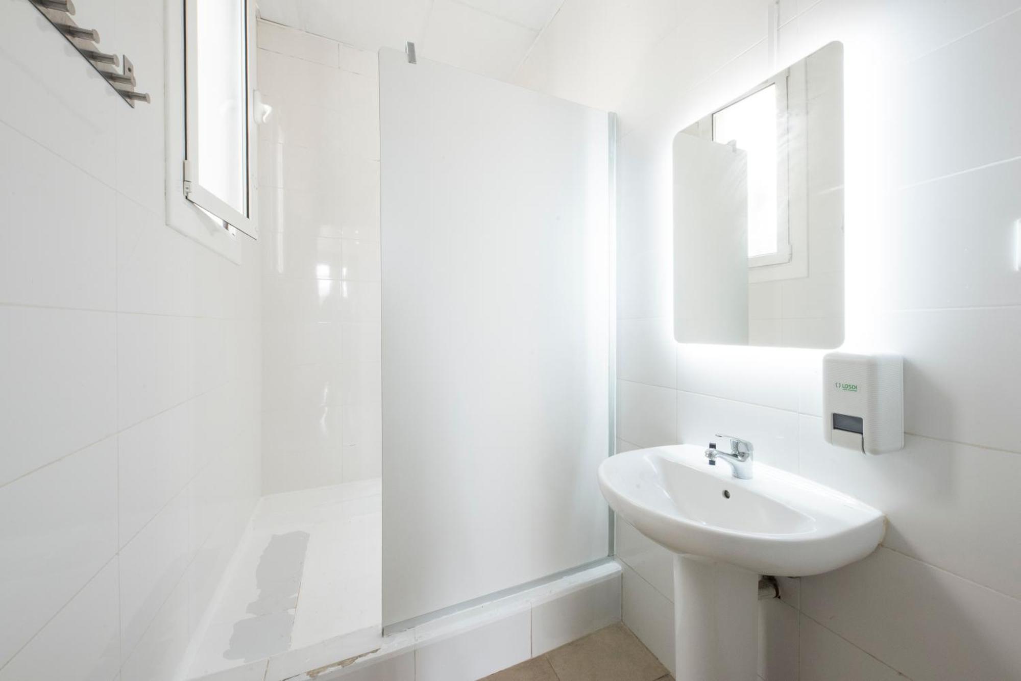 Lit dans Dortoir Mixte de 12 Lits avec Salle de Bains Privative