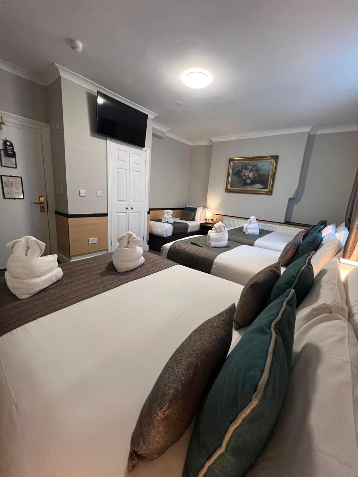 Family Room,1664648816:JPEG