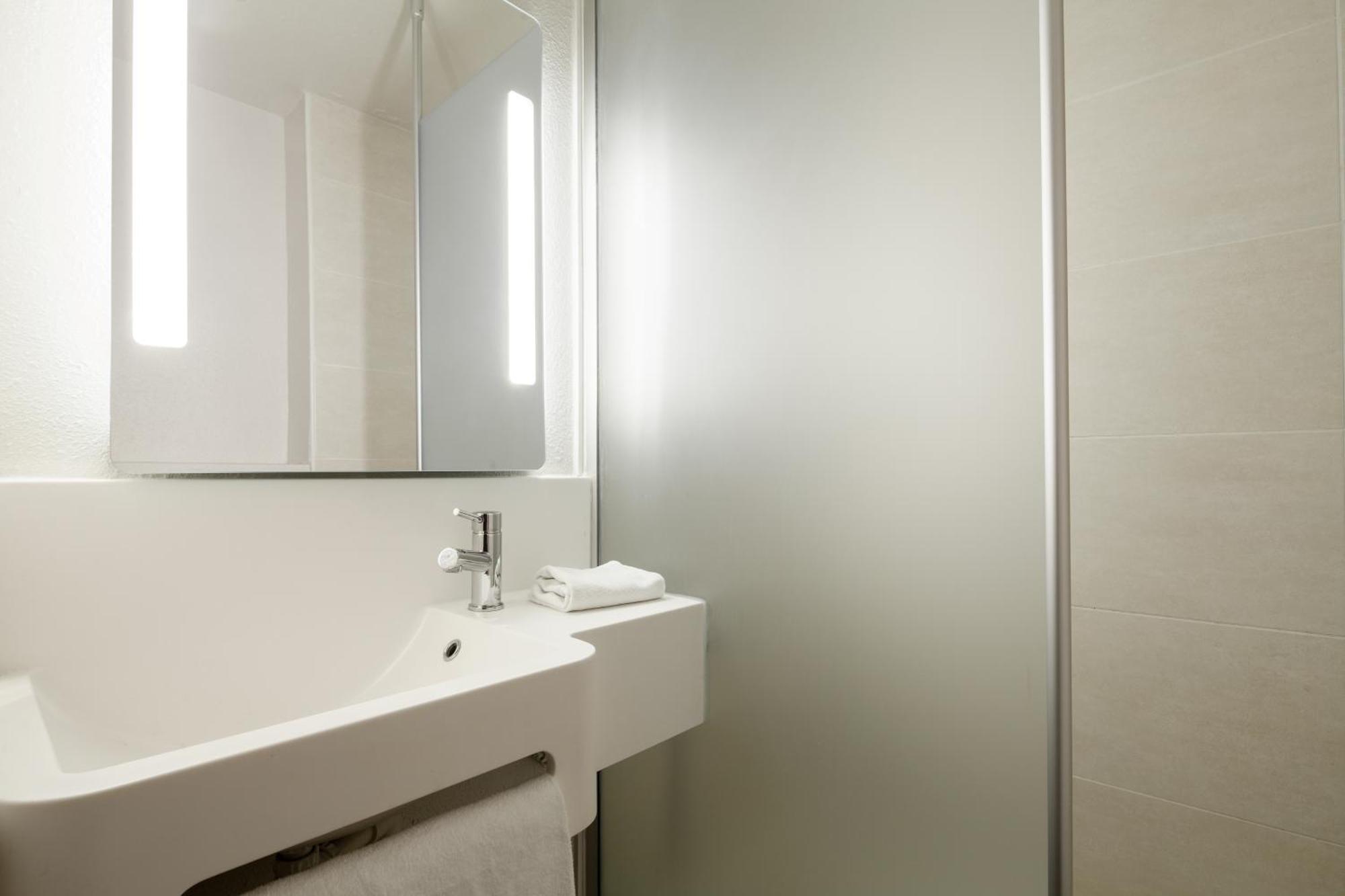 Double Room,1666617954:JPEG