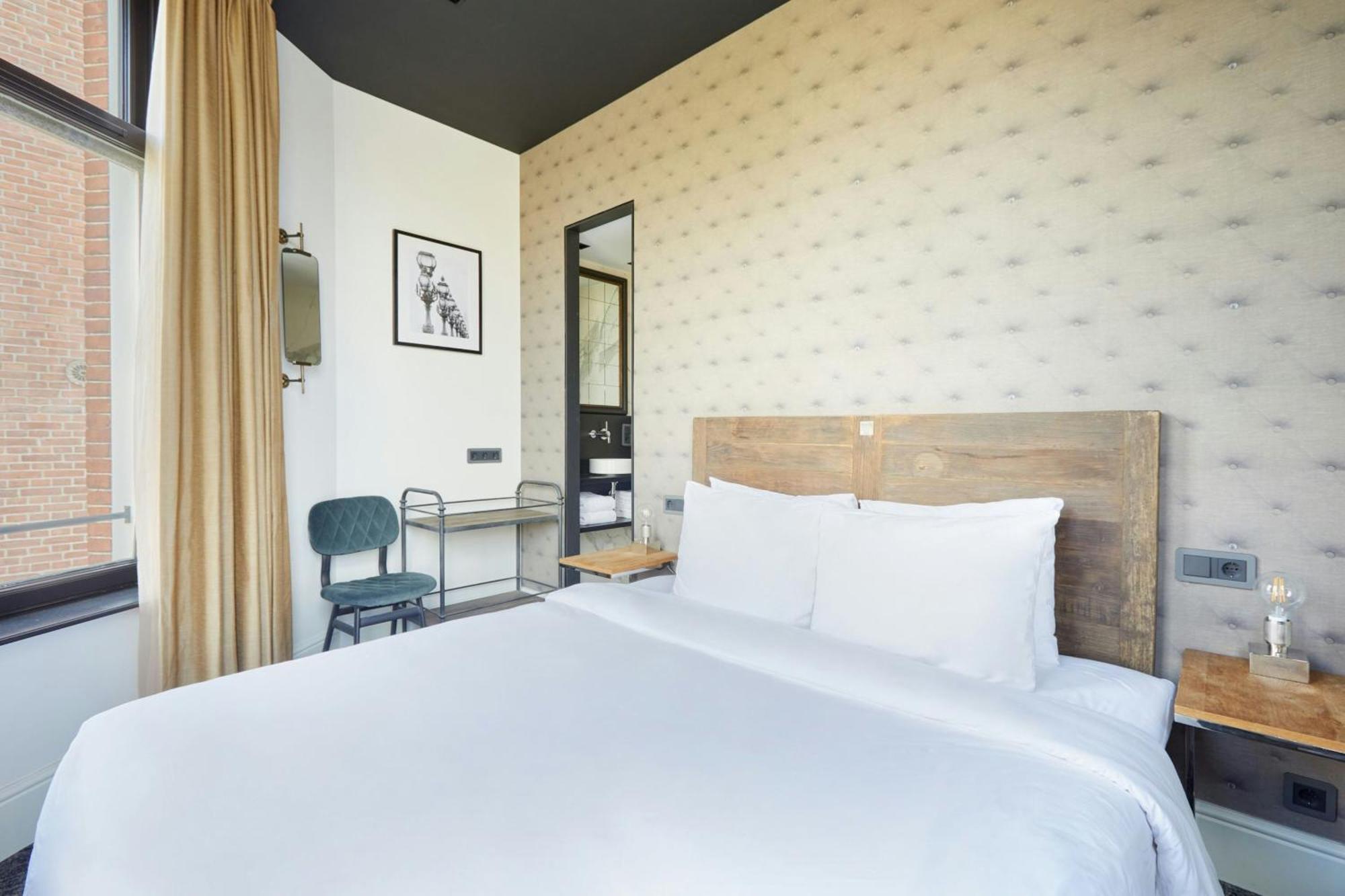 Spacious Double Room,1670850248:JPEG