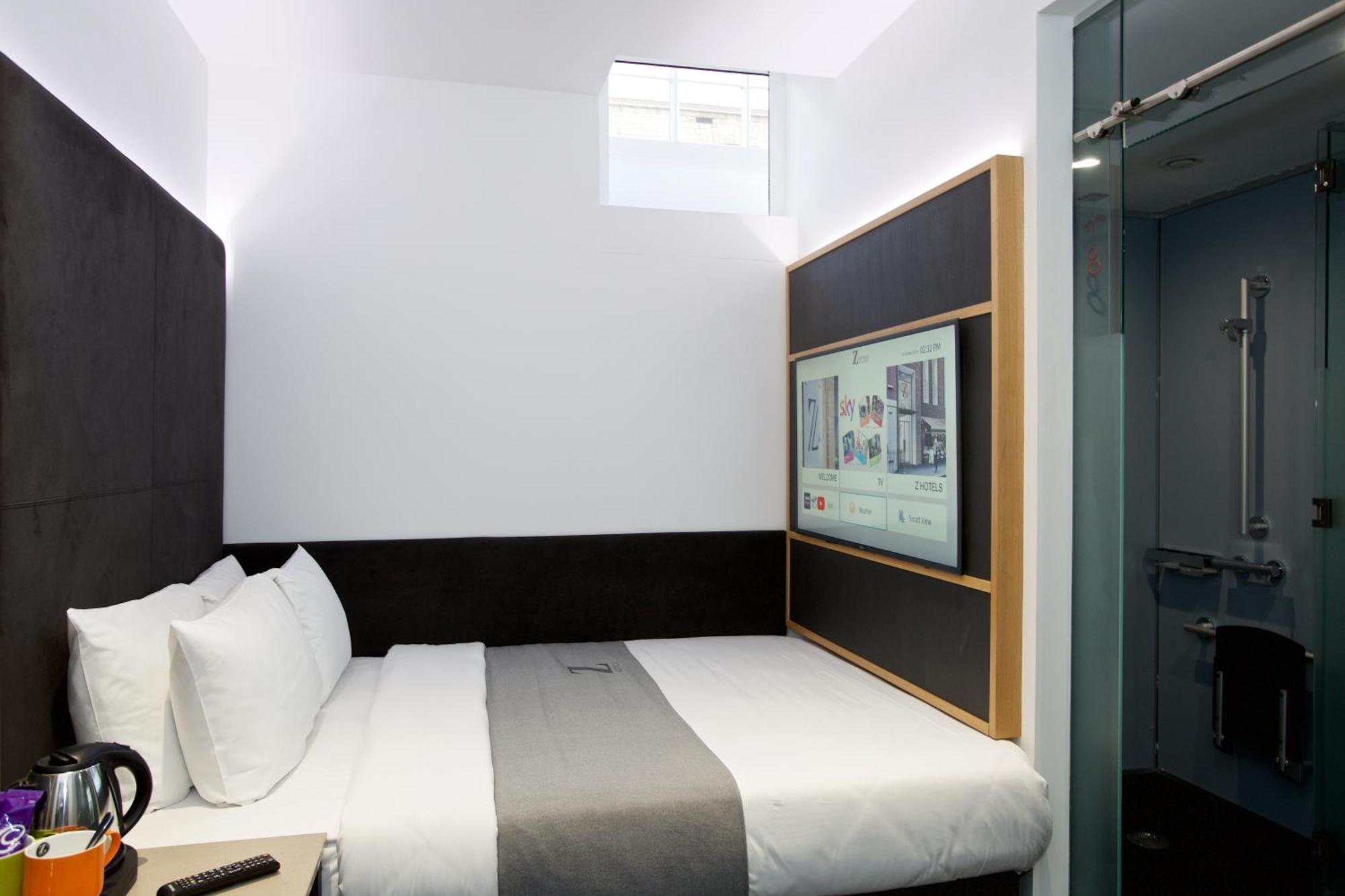 Hébergement Lit Queen-Size Club - Accessible aux Personnes en Fauteuil Roulant