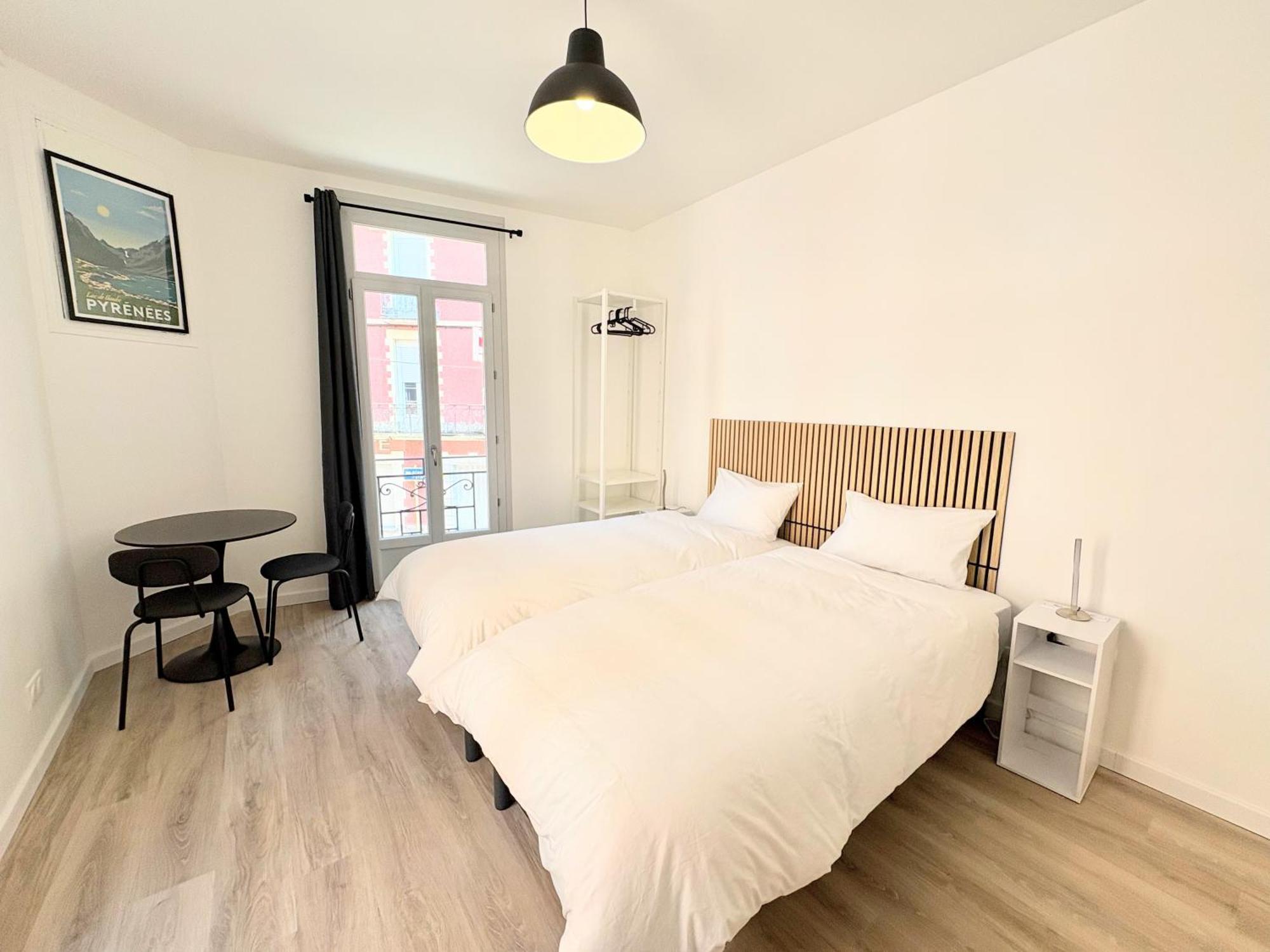 Chambre Lits Jumeaux avec Salle de Bains Privative