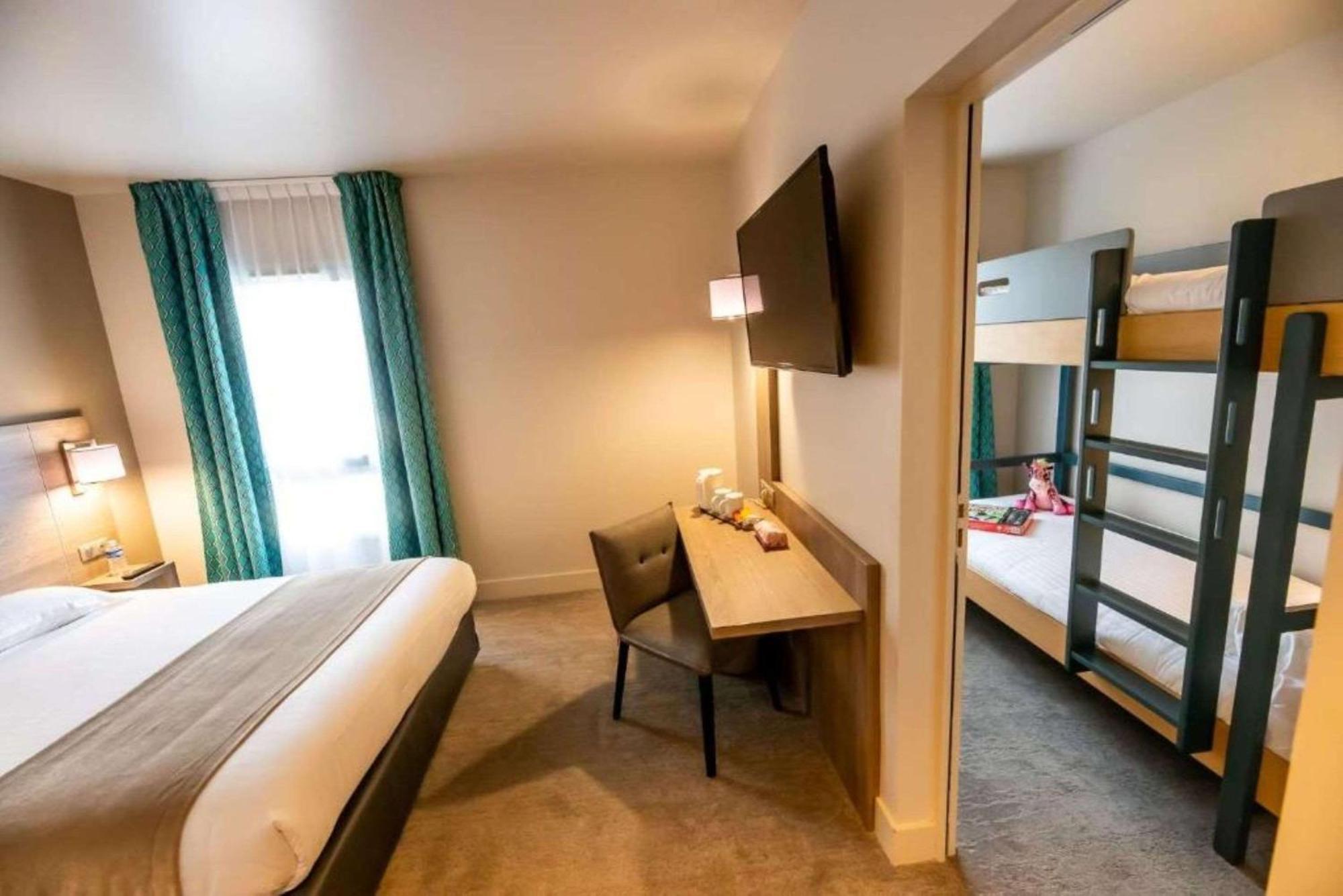 Chambre Familiale avec 1 Lit Queen-Size et 1 Lit Superposé - Non-Fumeurs