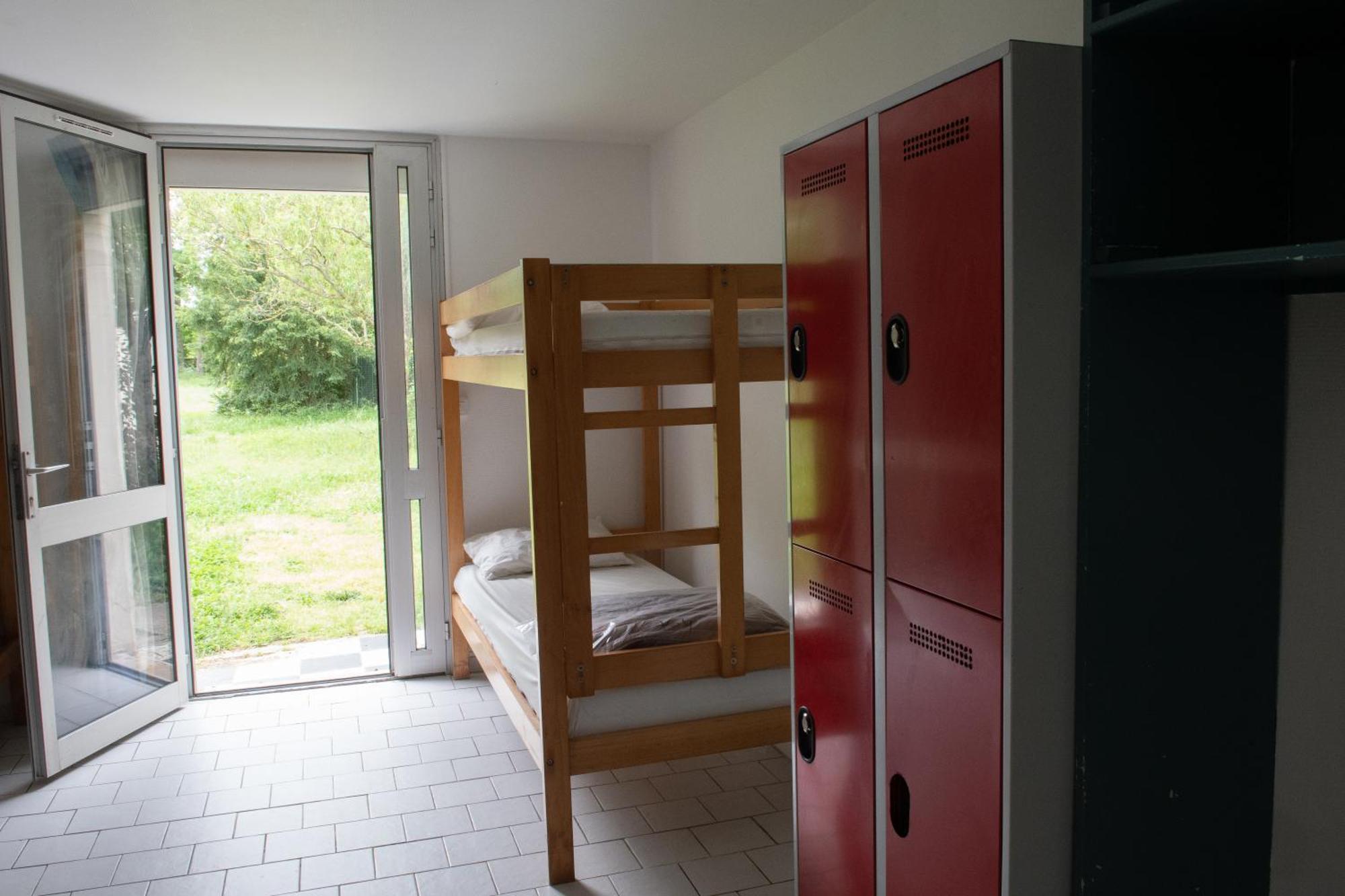 Room for 5 People – Shared Bathroom