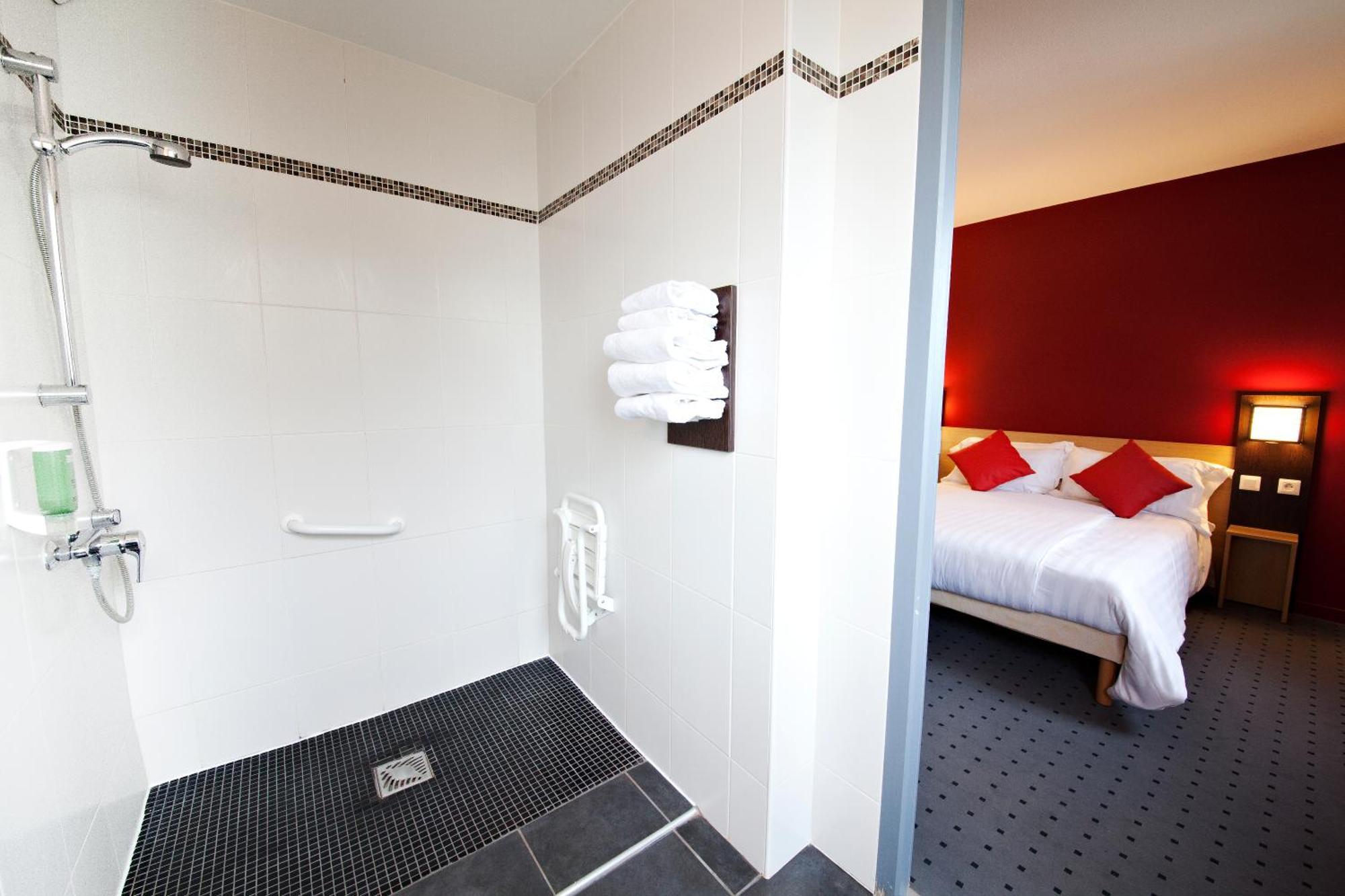 Chambre Double - Accessible aux Personnes à Mobilité Réduite