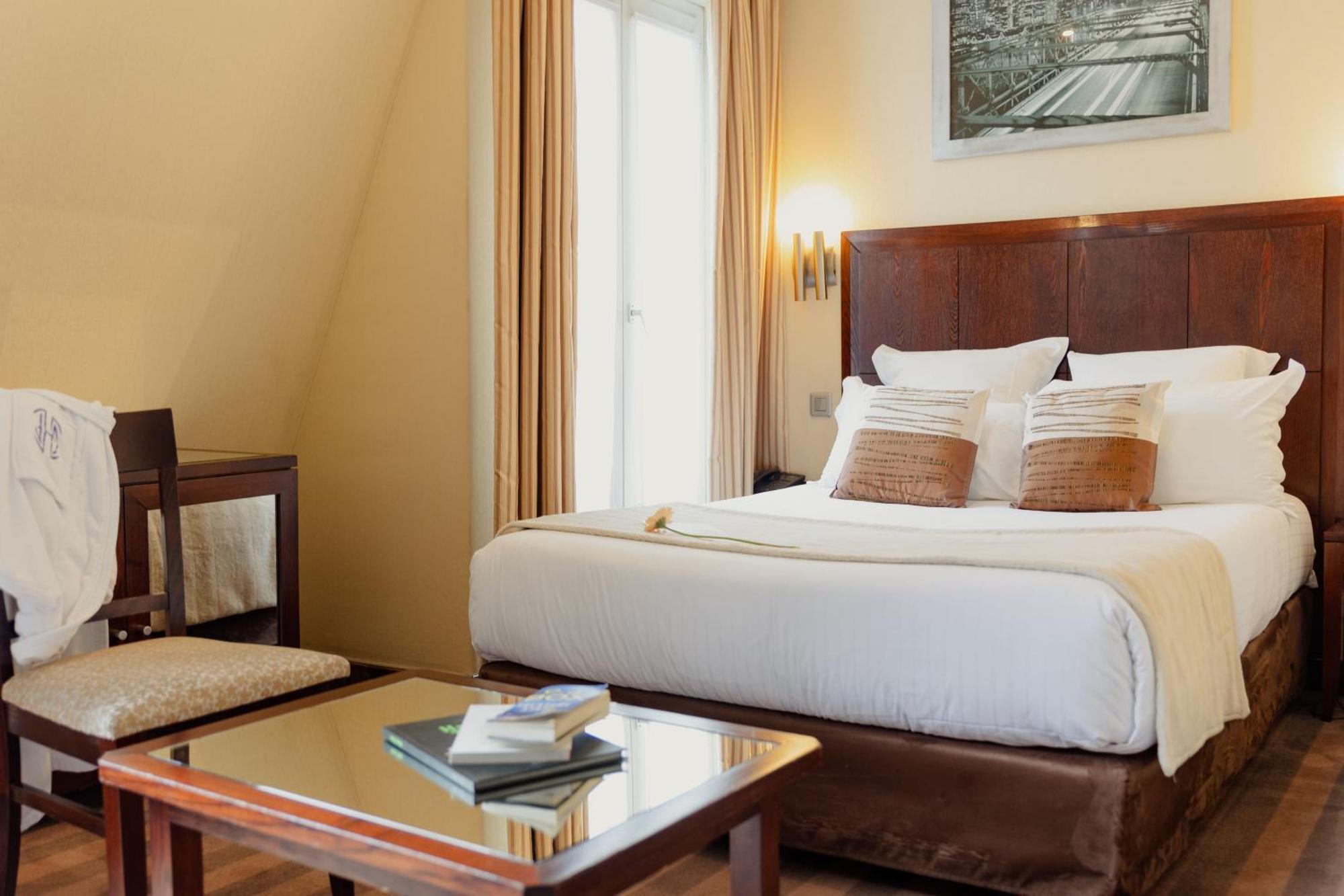 Privilege Room,1697781817:JPEG