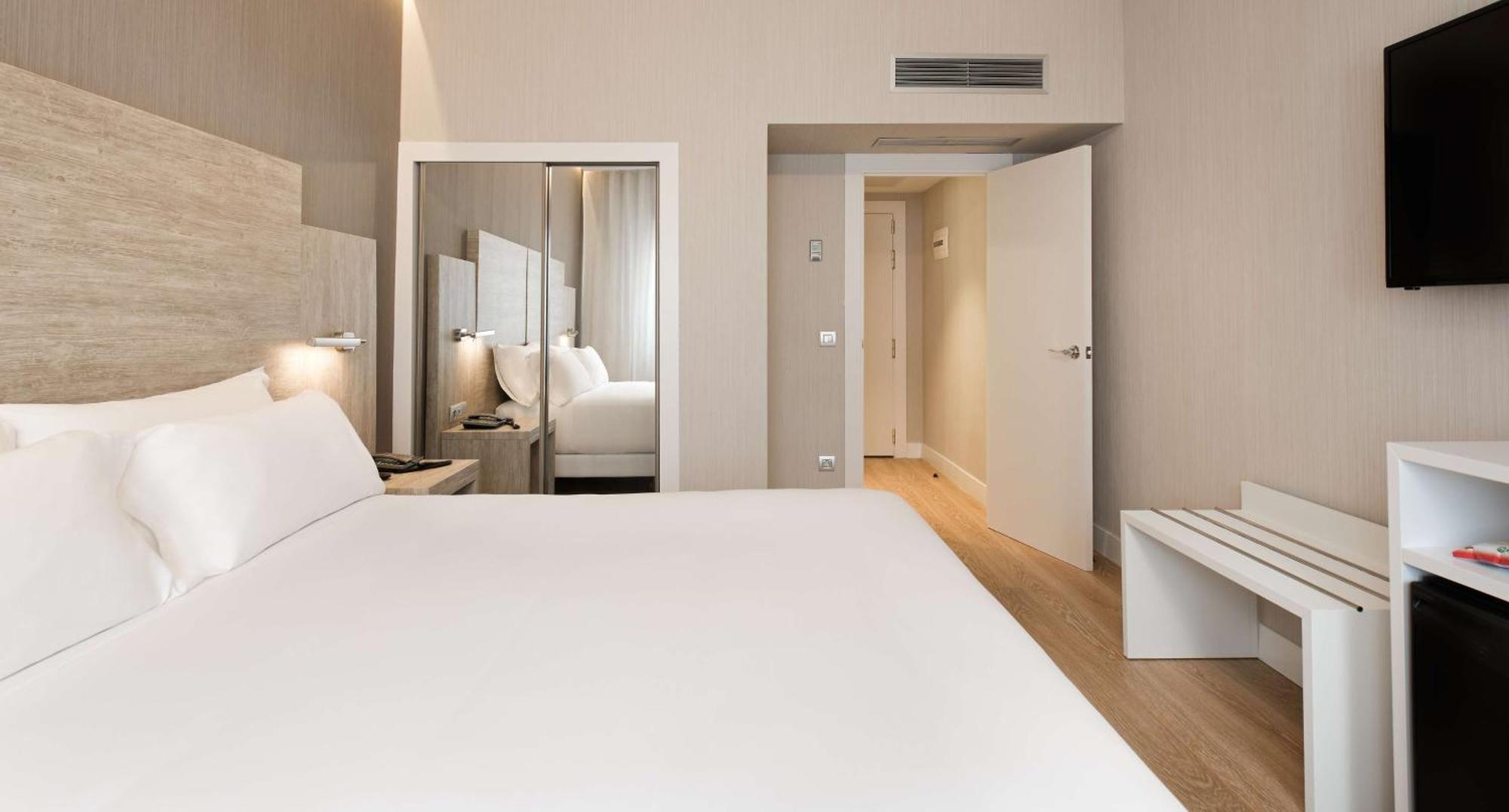 Standard Double or Twin Room,1716985299:JPEG