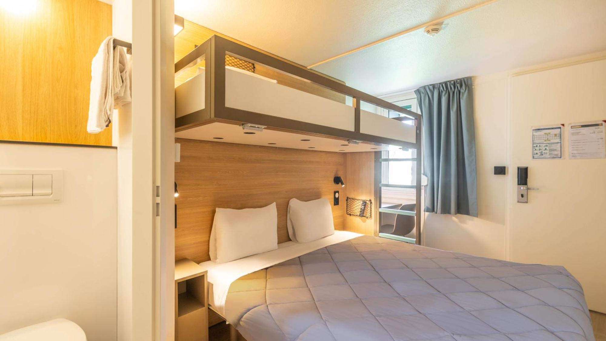 Chambre Triple (1 Lit Double et 1 Lit Simple)