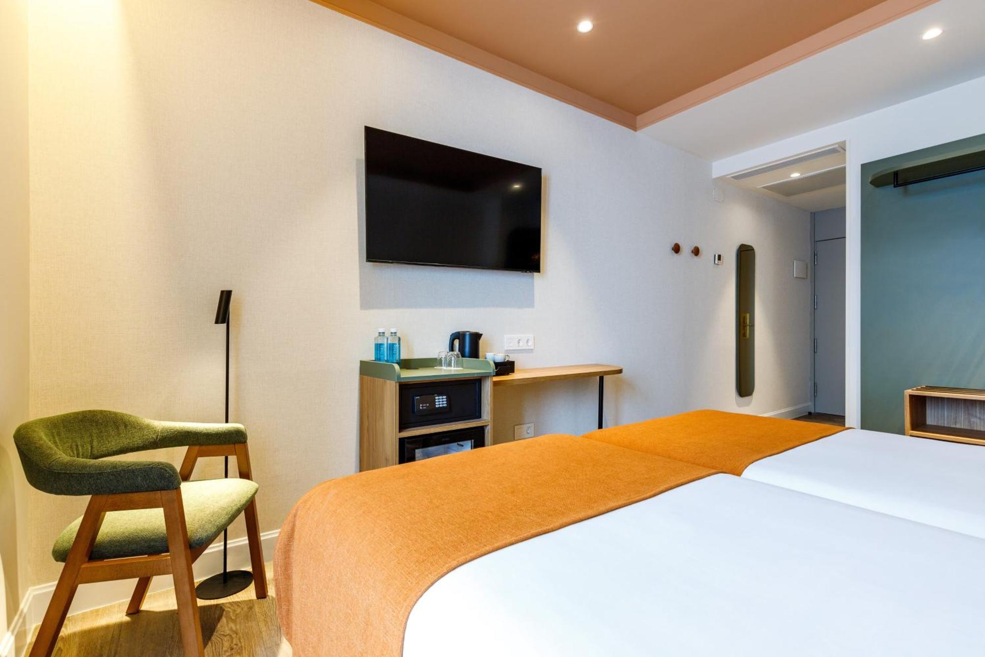 Double or Twin Room,1739365204:JPEG